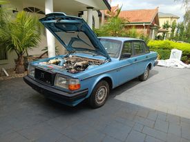 1984 VOLVO 2 40 GLE 4 SP AUTOMATIC 4D SEDAN