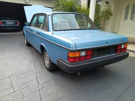1984 VOLVO 2 40 GLE 4 SP AUTOMATIC 4D SEDAN