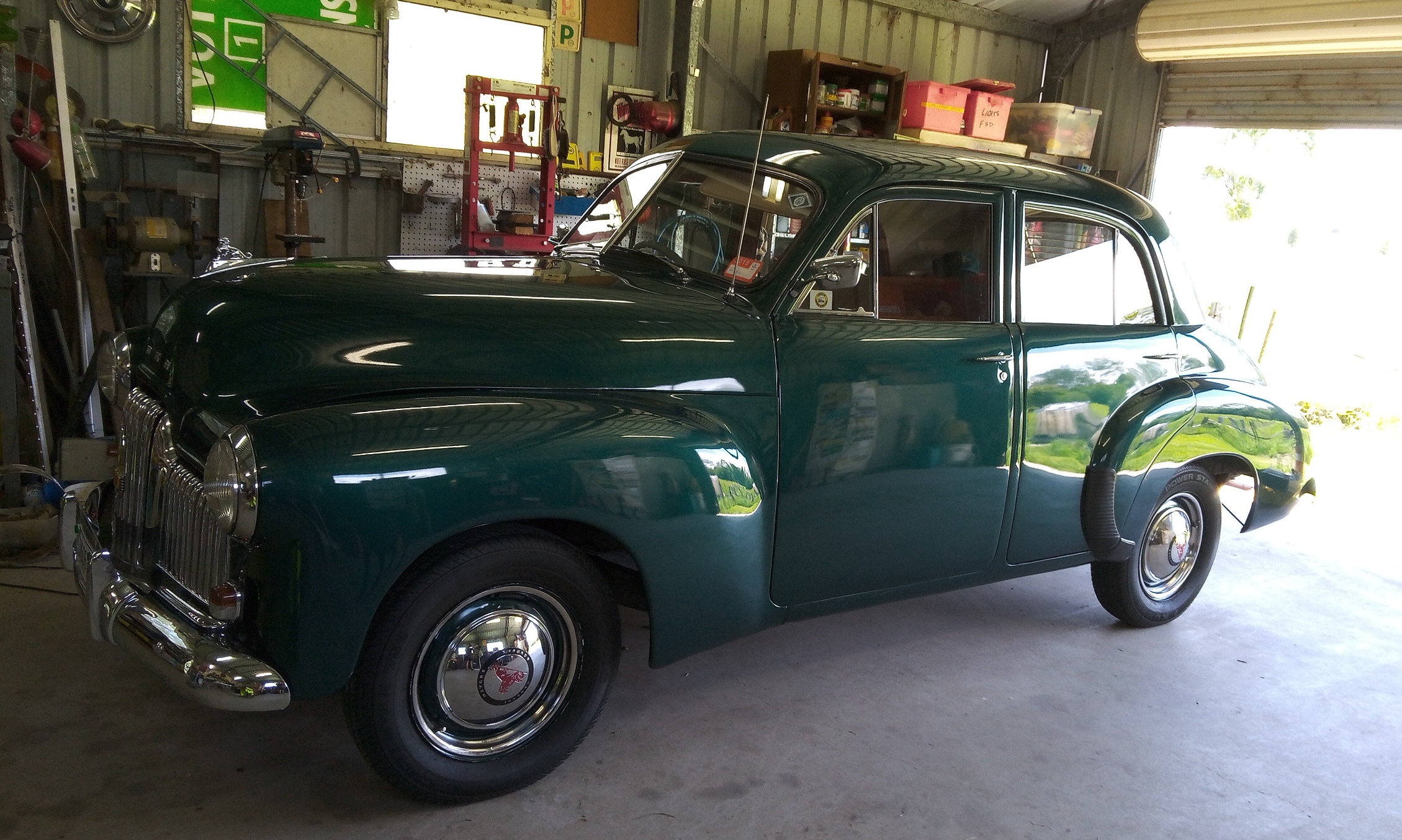1952 HOLDEN 48-215 FX SEDAN