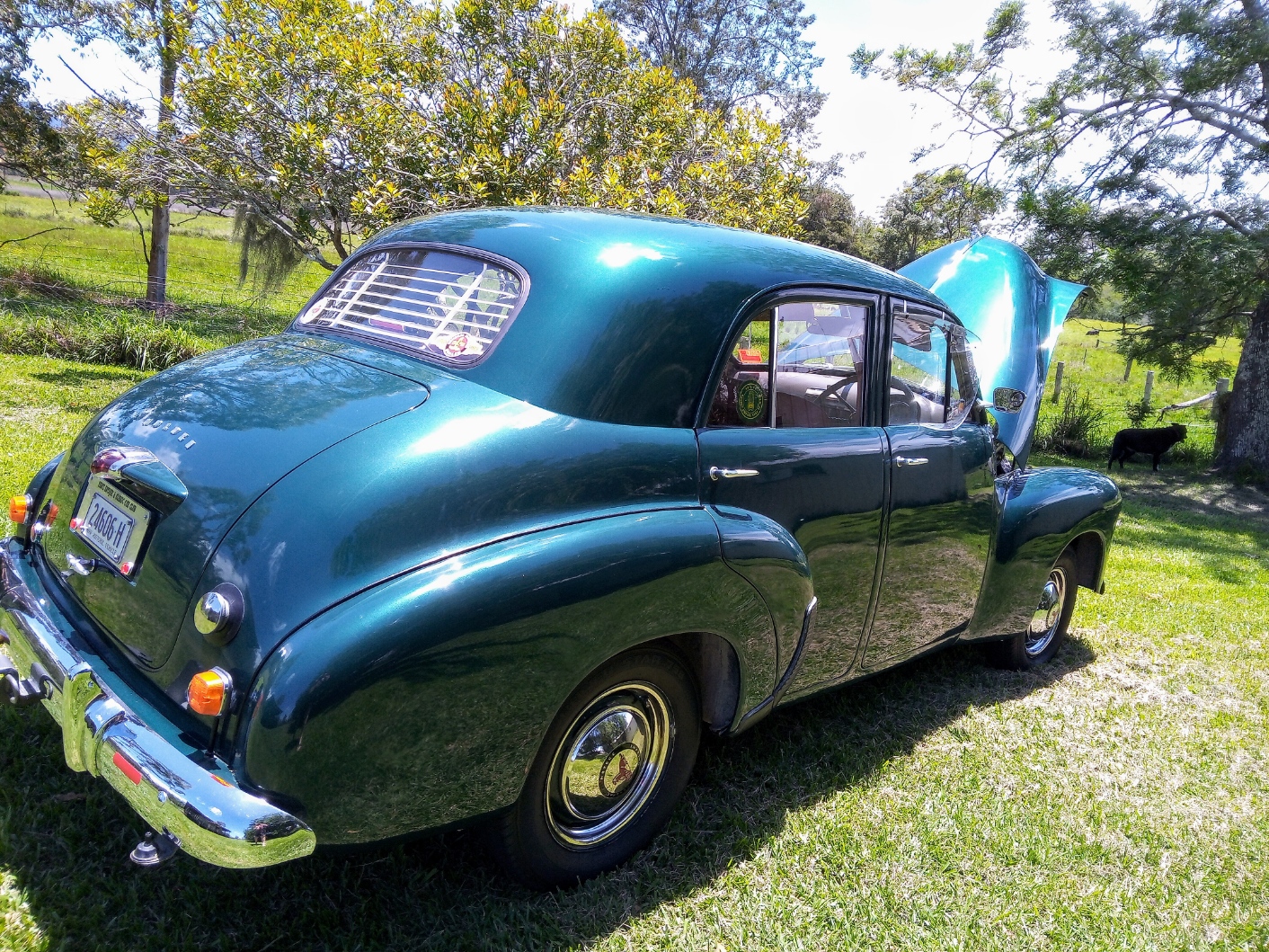 1952 HOLDEN 48-215 FX SEDAN