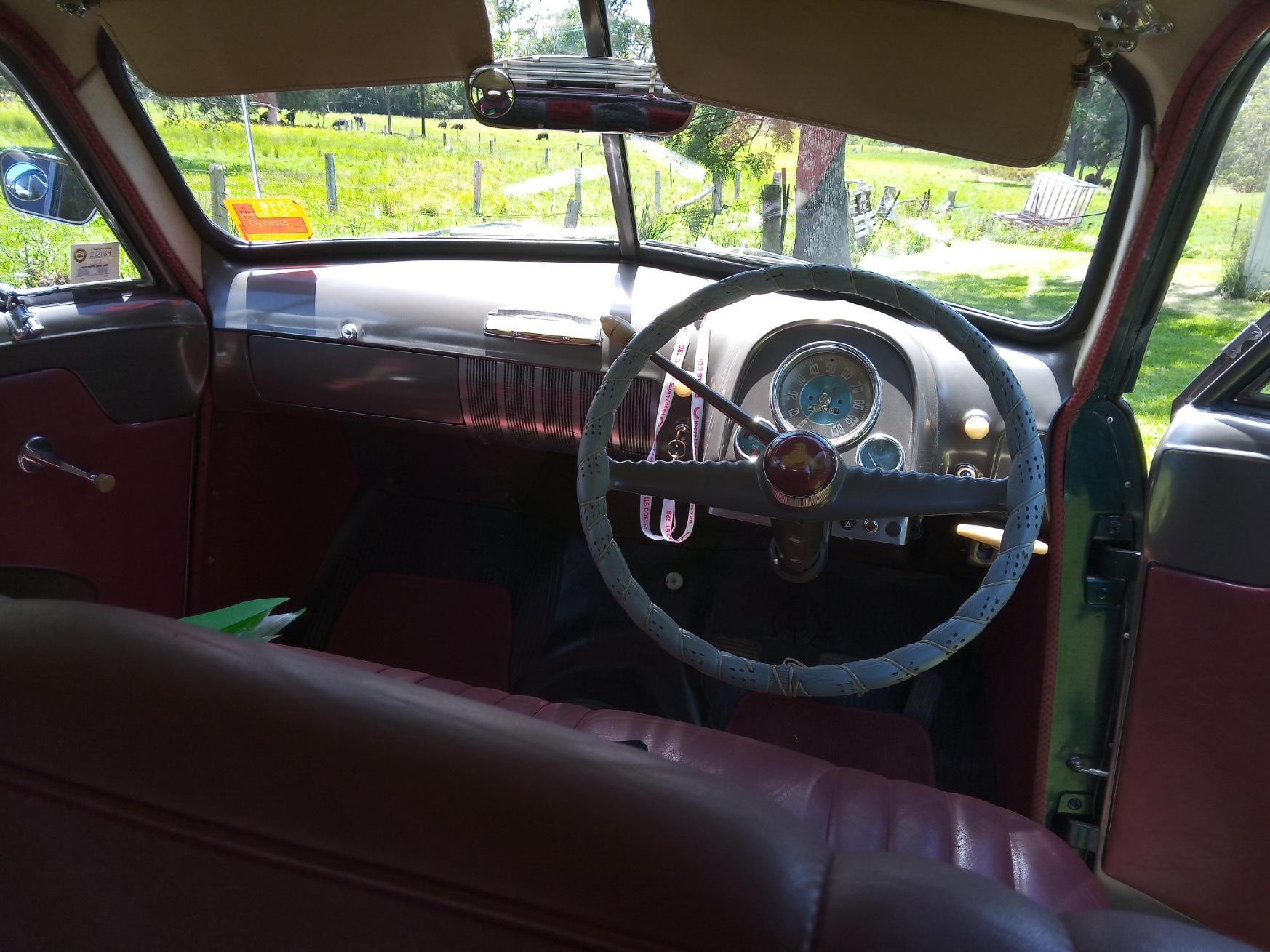 1952 HOLDEN 48-215 FX SEDAN