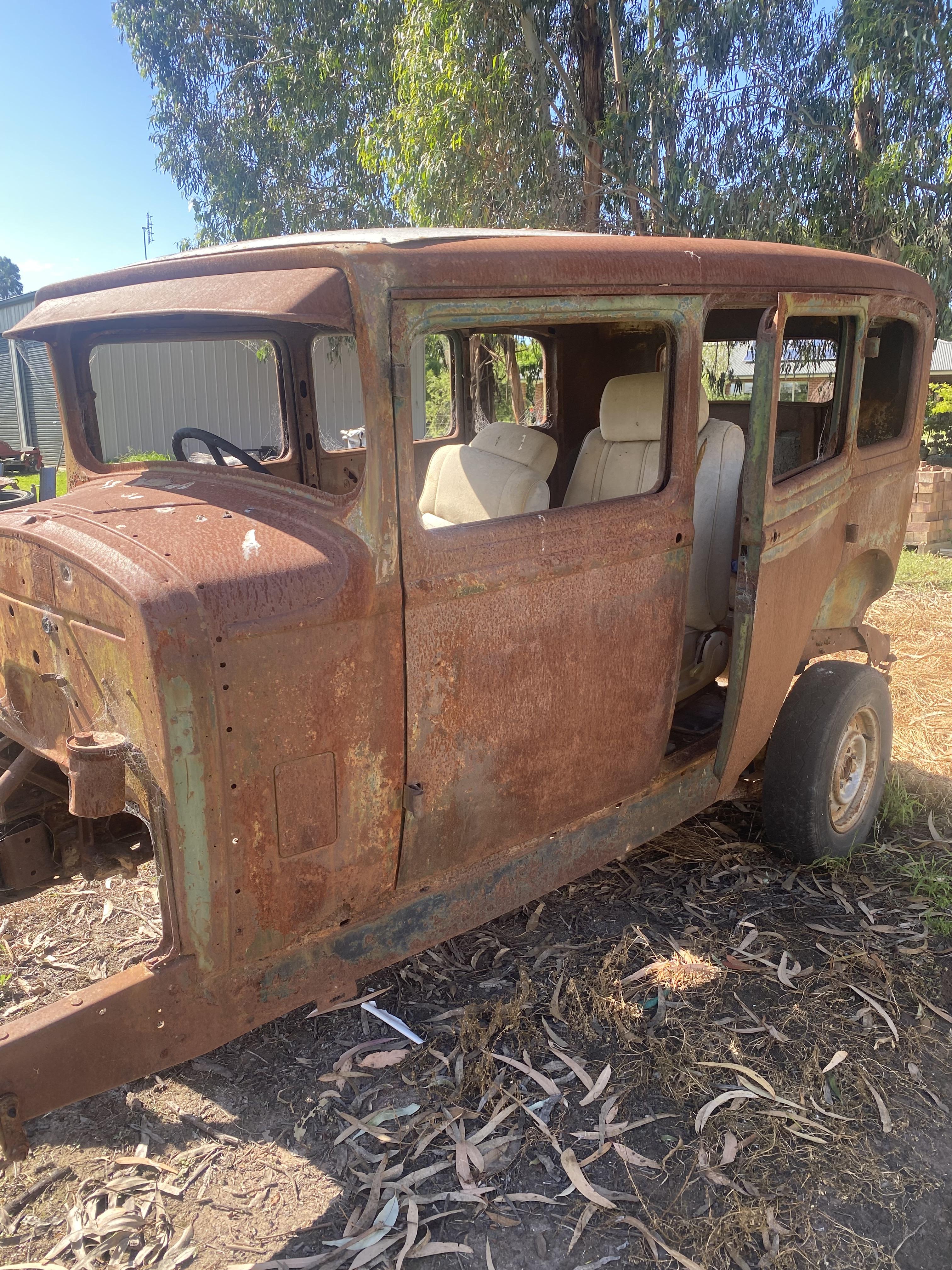 1929 DODGE SEDAN 