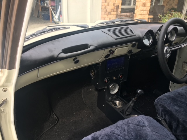 1969 VOLKSWAGEN 1600 2D NOTCHBACK