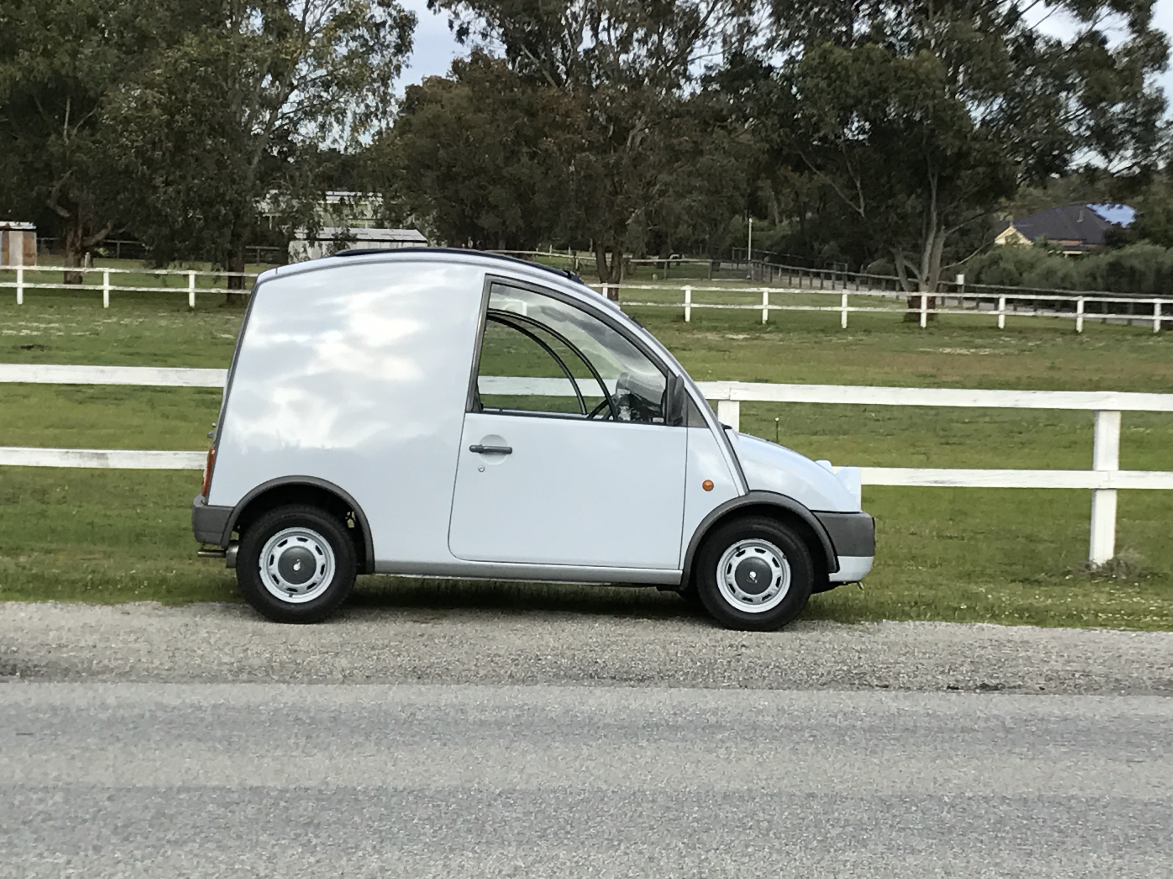 1989 NISSAN S-CARGO VAN
