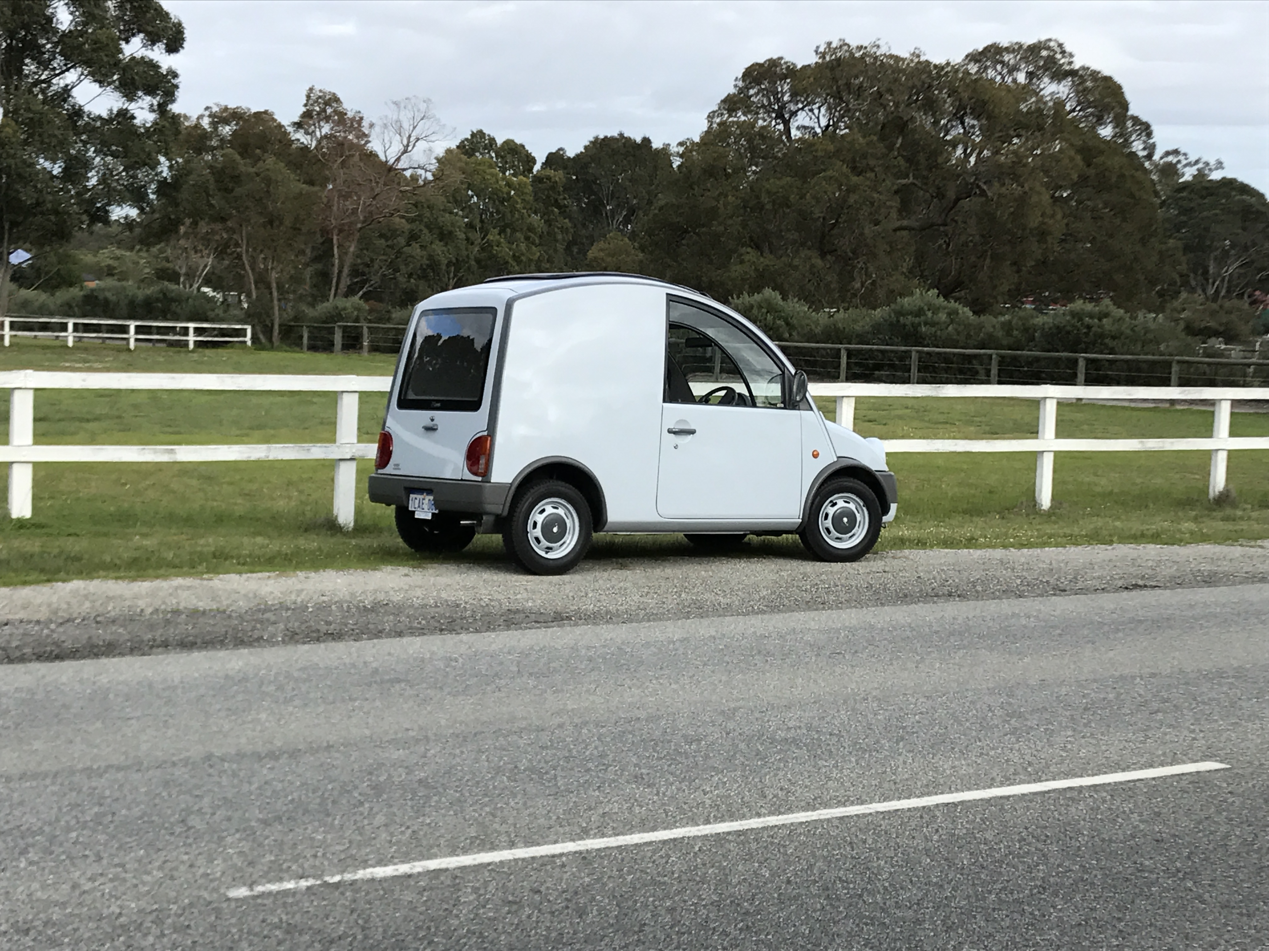 1989 NISSAN S-CARGO VAN
