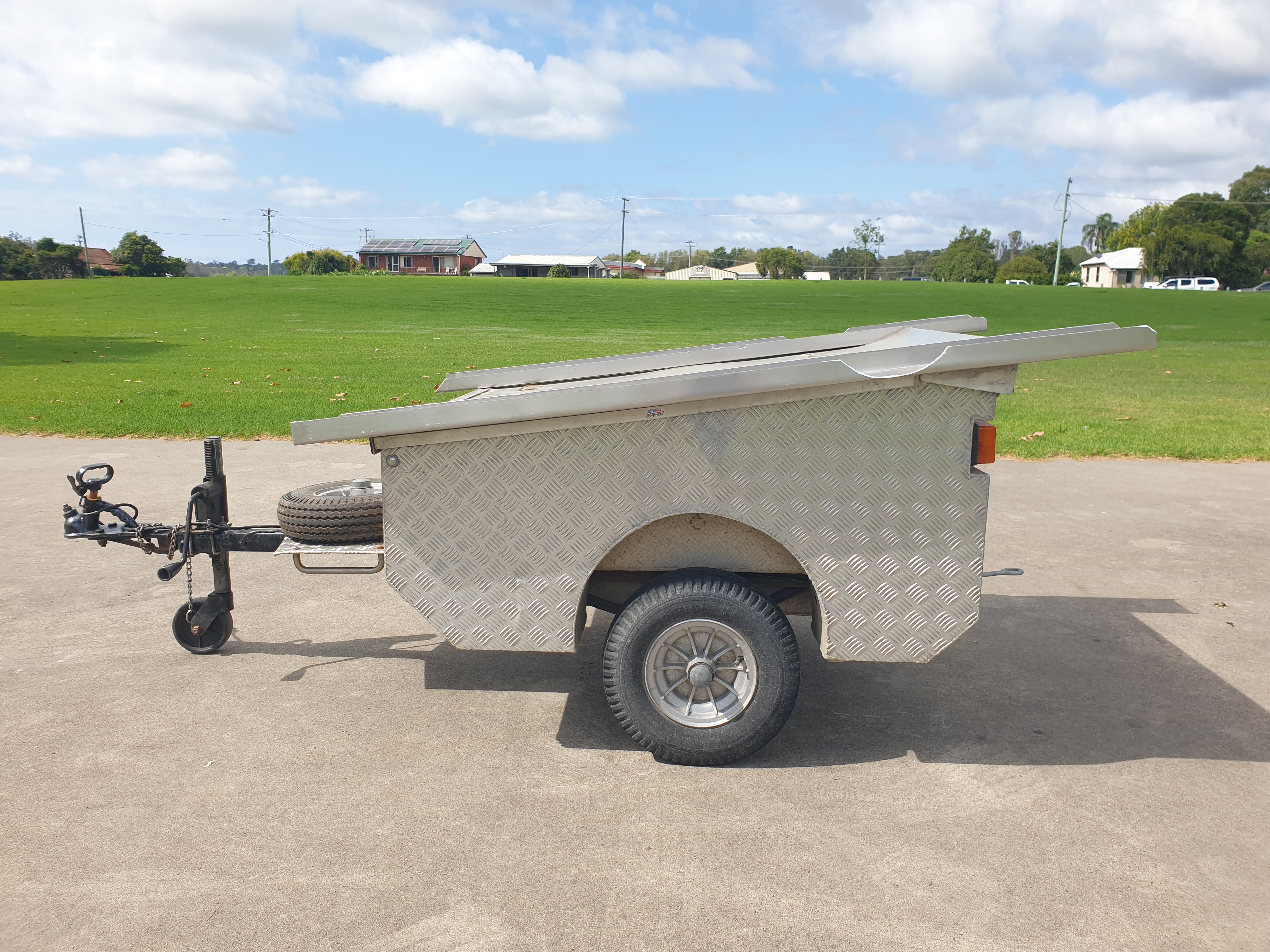 1984 CUSTOM EXPLORER MOTORCYCLE BOX TRAILER 