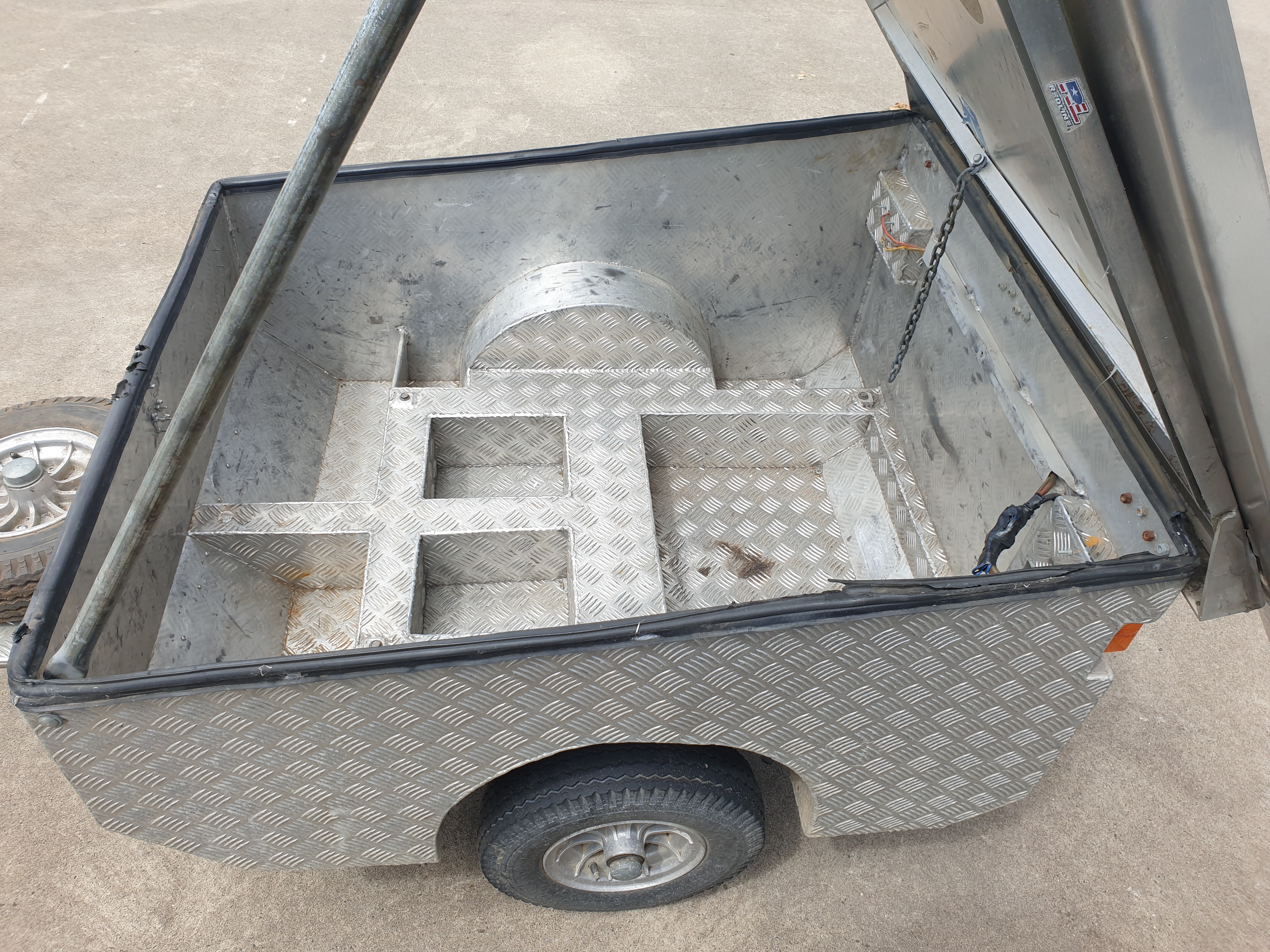 1984 CUSTOM EXPLORER MOTORCYCLE BOX TRAILER 