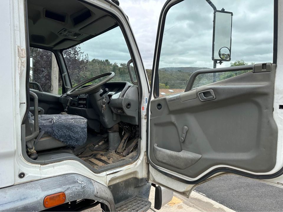 1998 MITSUBISHI FIGHTER 7 TRAY