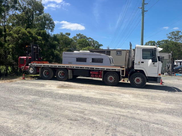 1999 VOLVO FL12 TRAY TRUCK