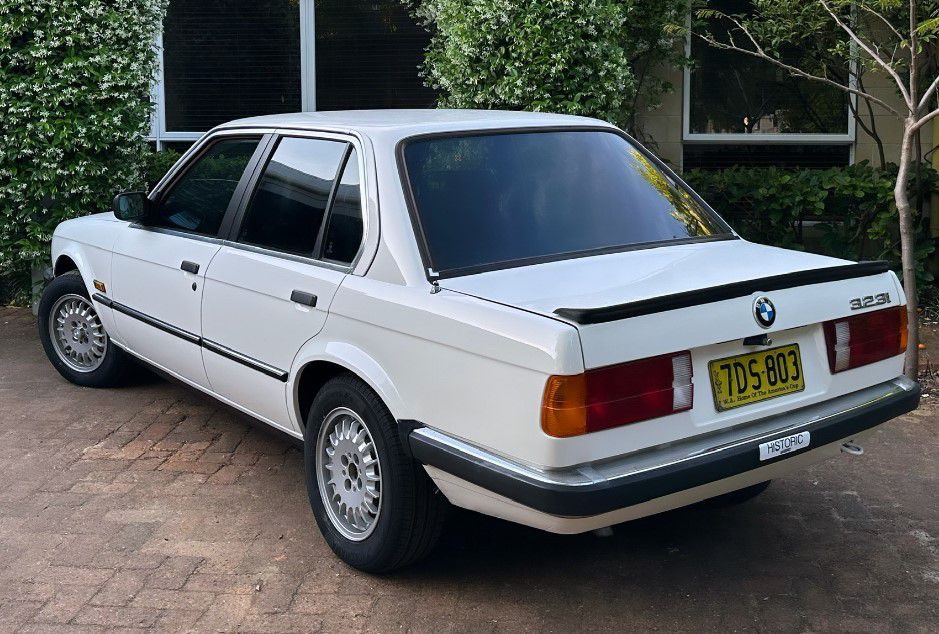 1985 BMW E30 323i AUTO SEDAN