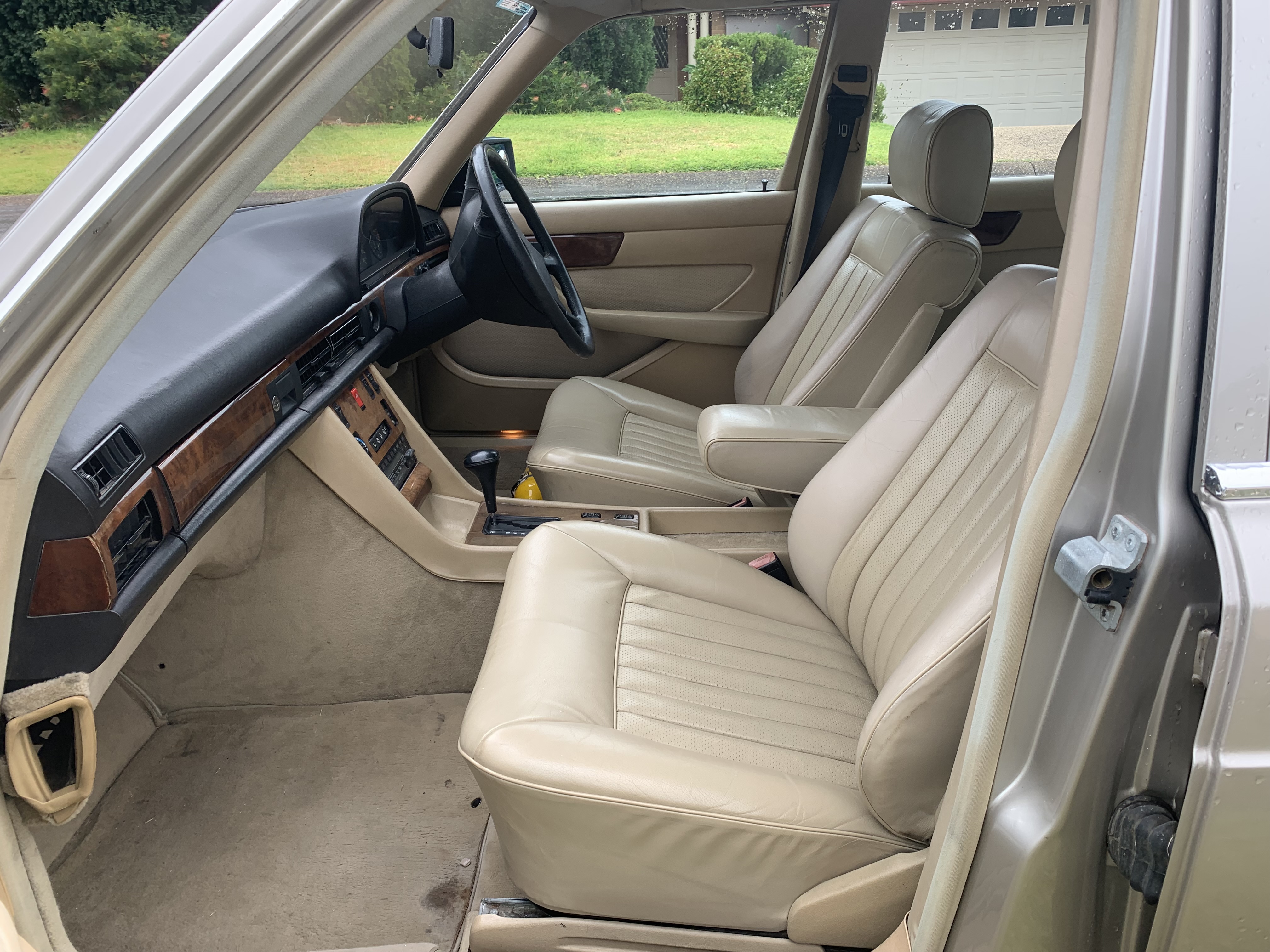 1987 MERCEDES-BENZ 300 W126 SE 4 SP AUTOMATIC 4D SEDAN