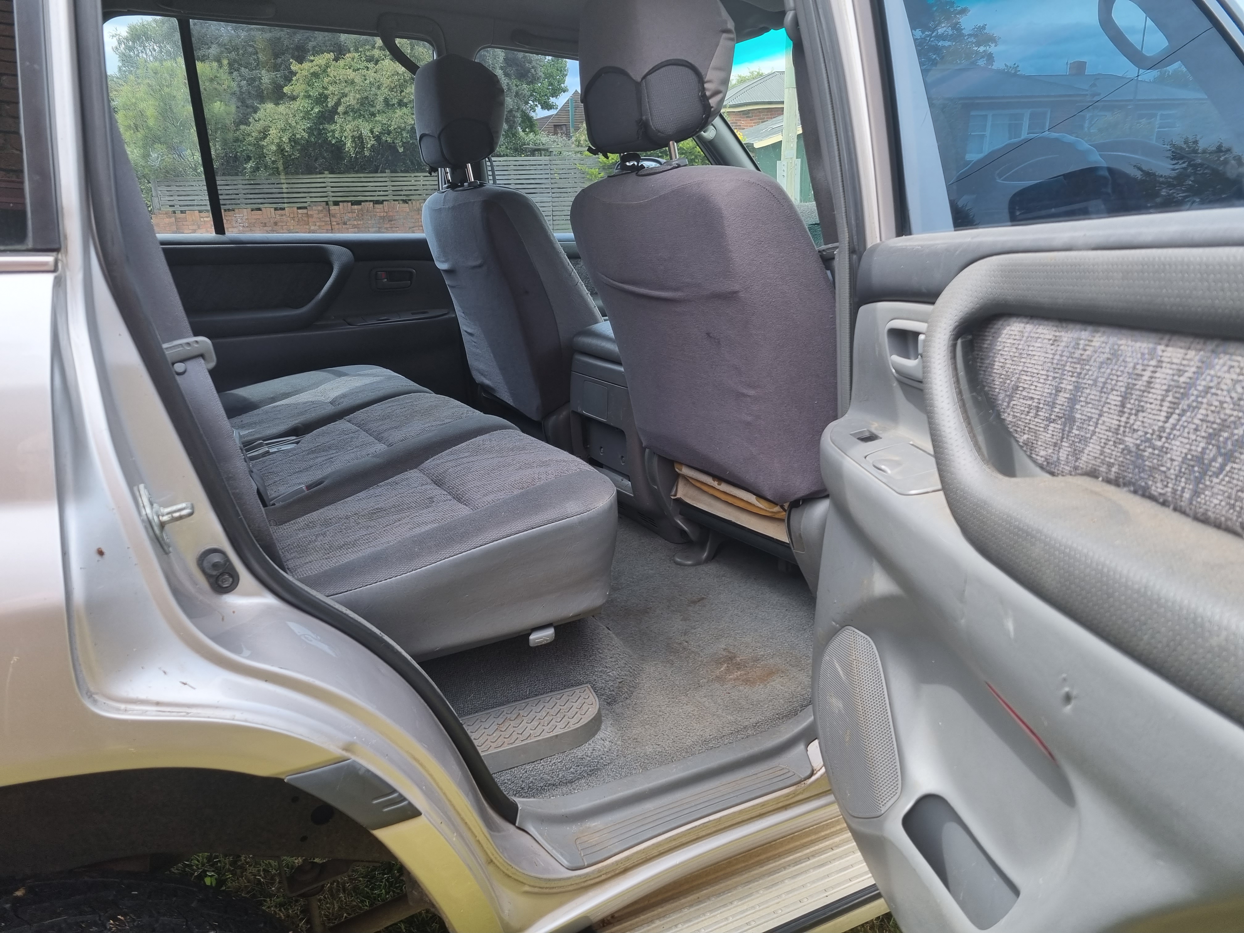 2000 TOYOTA LANDCRUISER FZJ105R 4X4 AUTO WAGON
