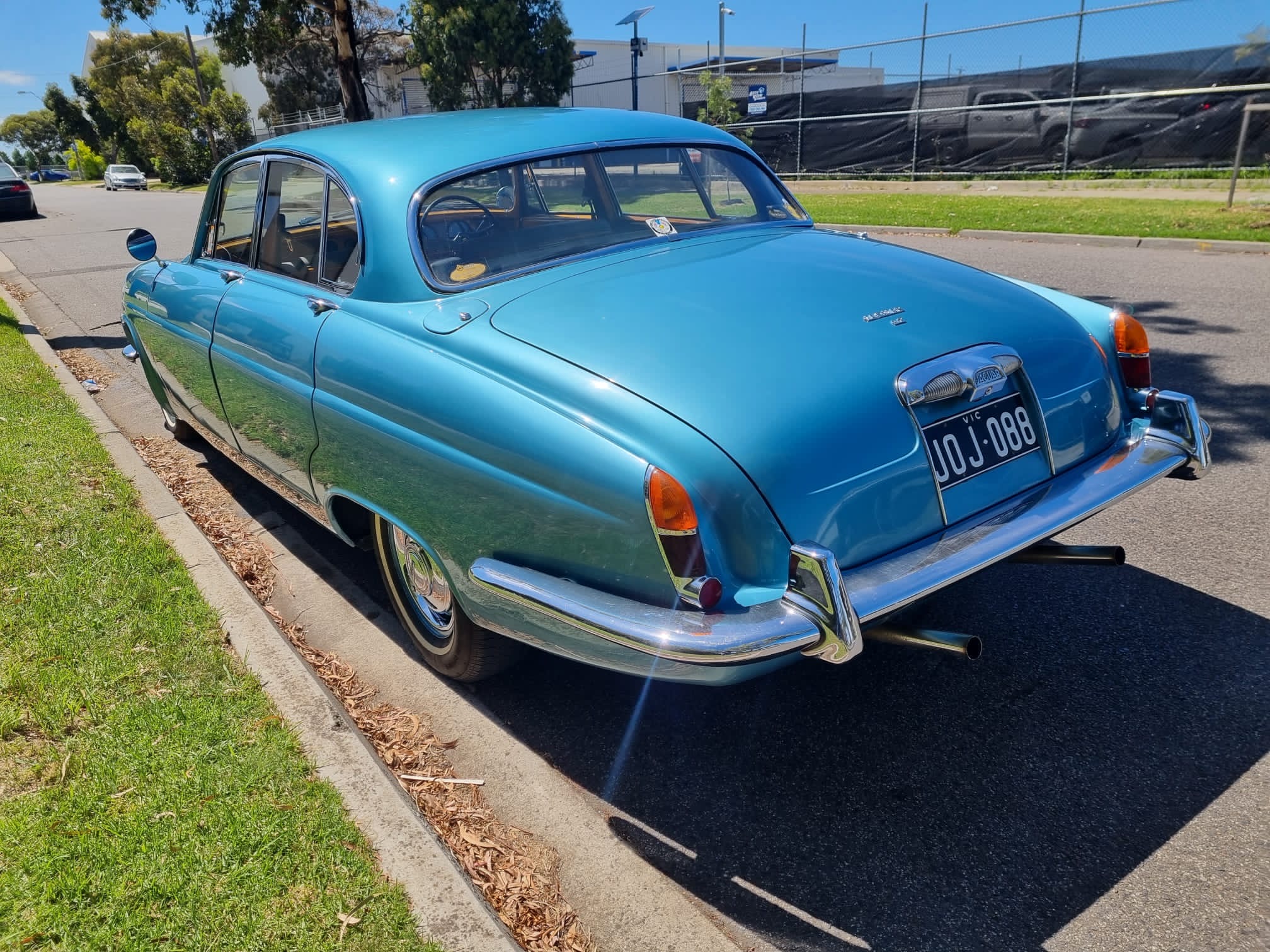 1966 JAGUAR MK X 4.2 SEDAN