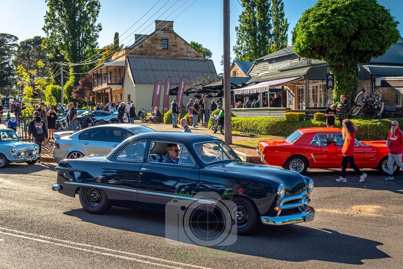 1949 FORD CUSTOM COUPE