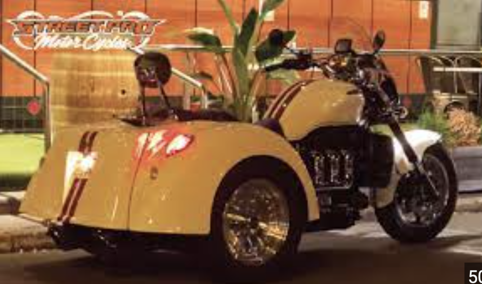 2017 TRIUMPH ROCKET 111 ROADSTER TRIKE