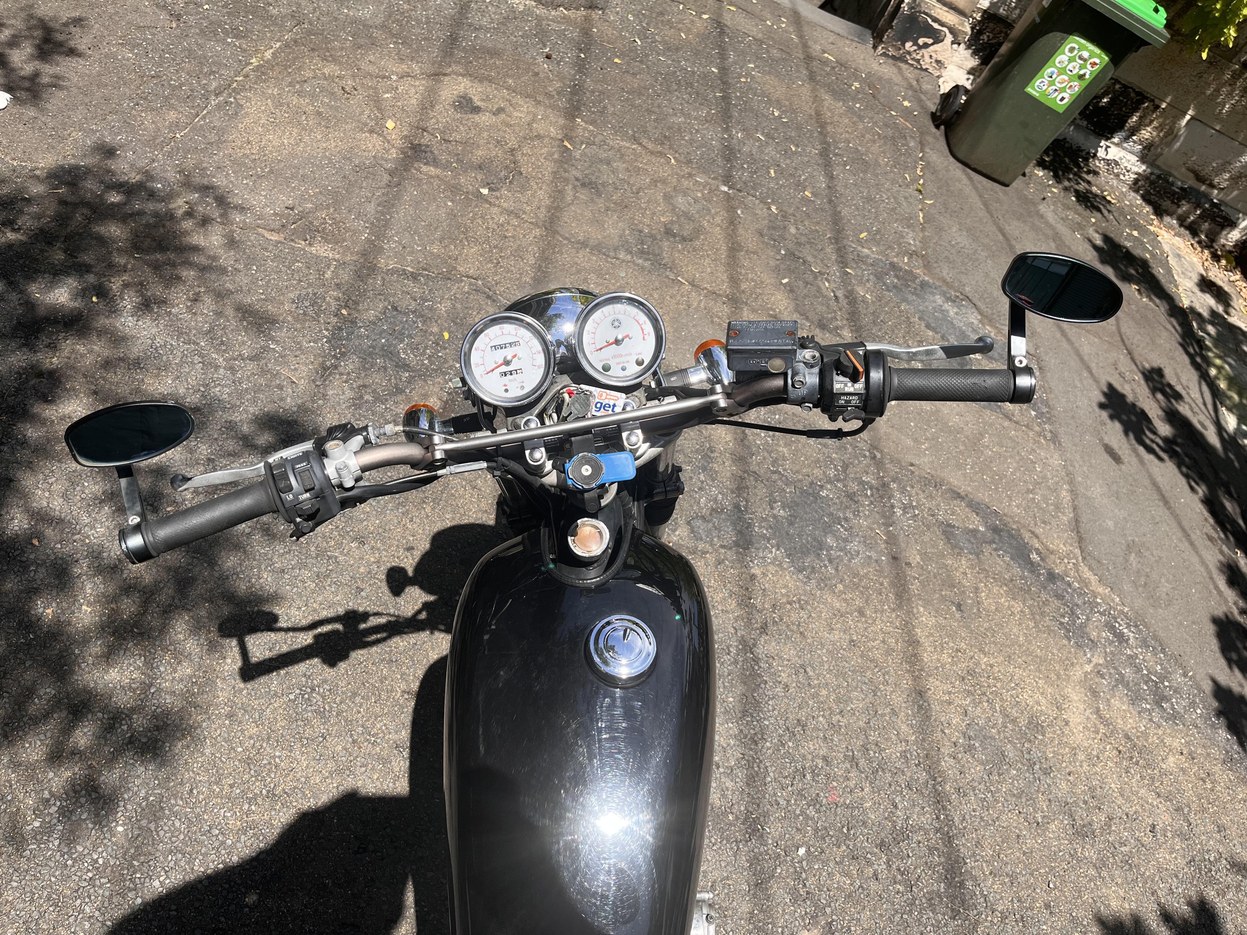2004 YAMAHA SR400 ROAD