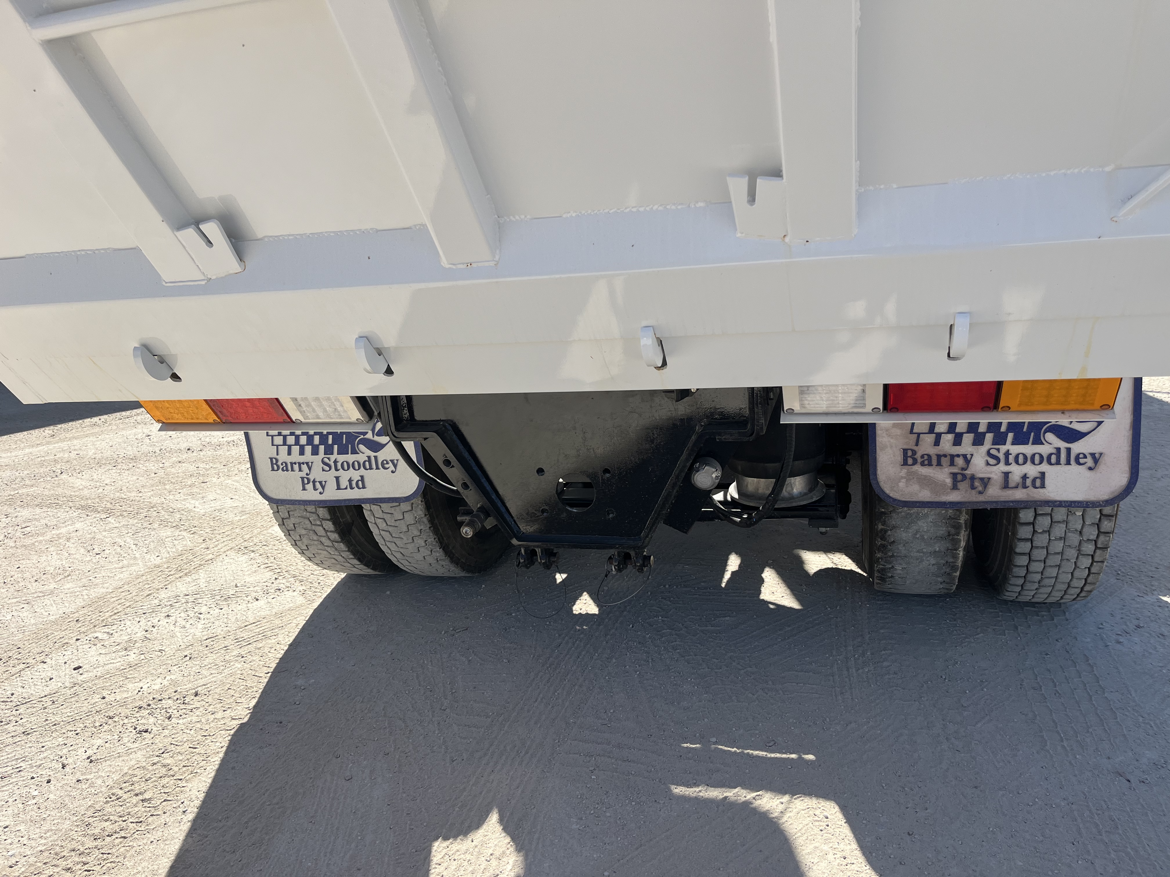 2010 FREIGHTLINER COLUMBIA CL112 TIPPER