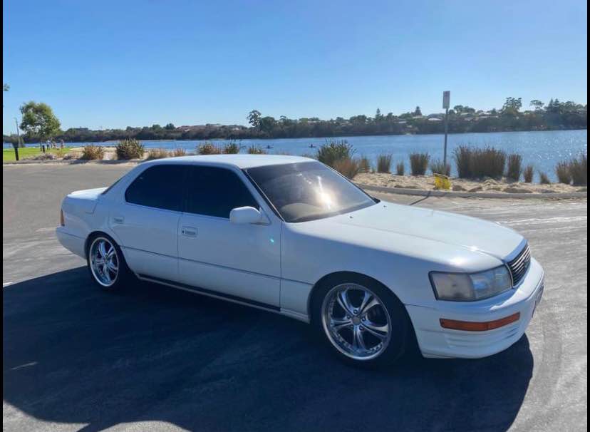 1990 TOYOTA CELSIOR 4D SEDAN