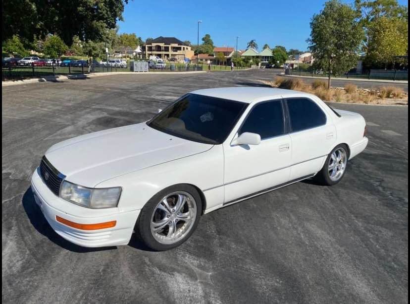 1990 TOYOTA CELSIOR 4D SEDAN