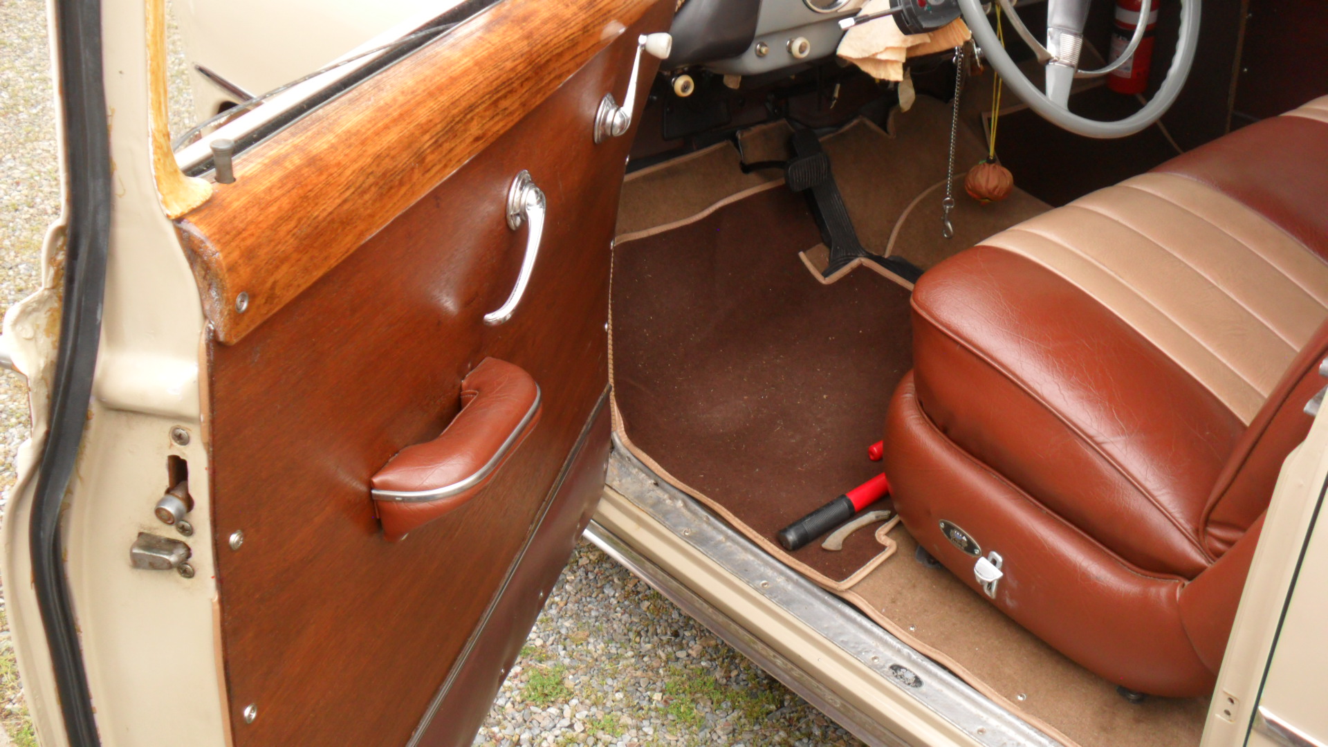 1951 CHEVROLET STYLELINE SEDAN