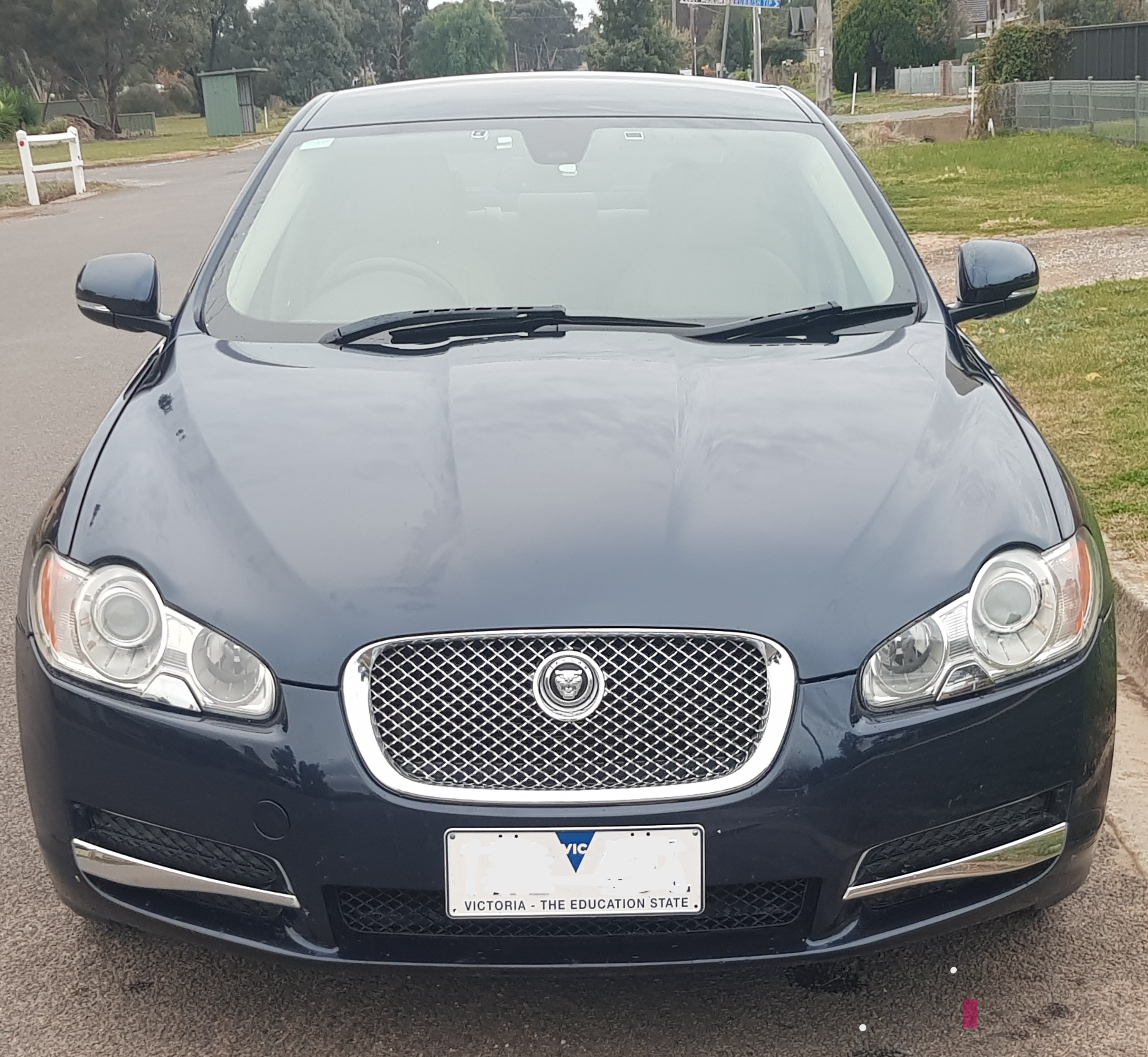 2010 JAGUAR XF SEDAN