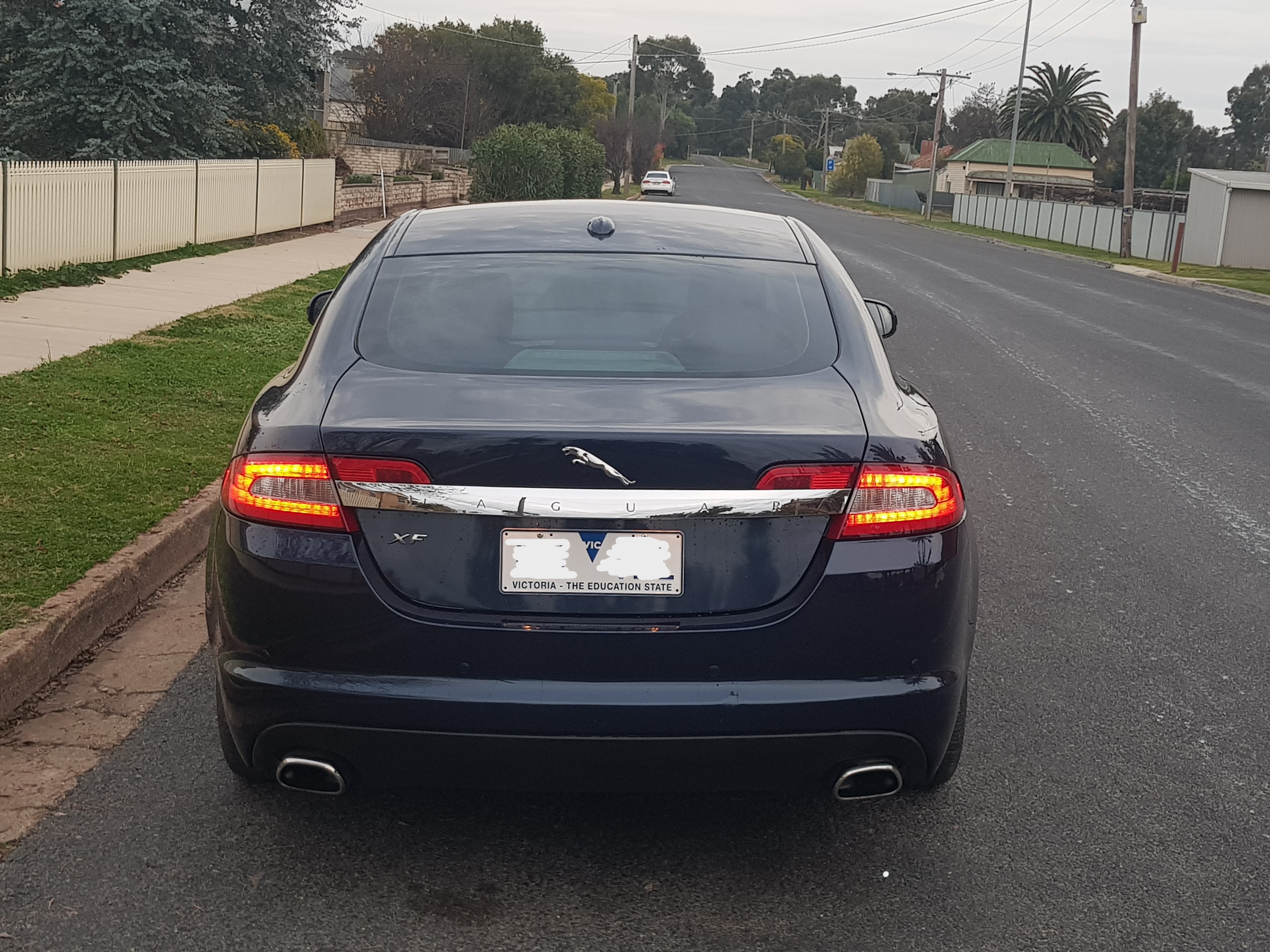 2010 JAGUAR XF SEDAN