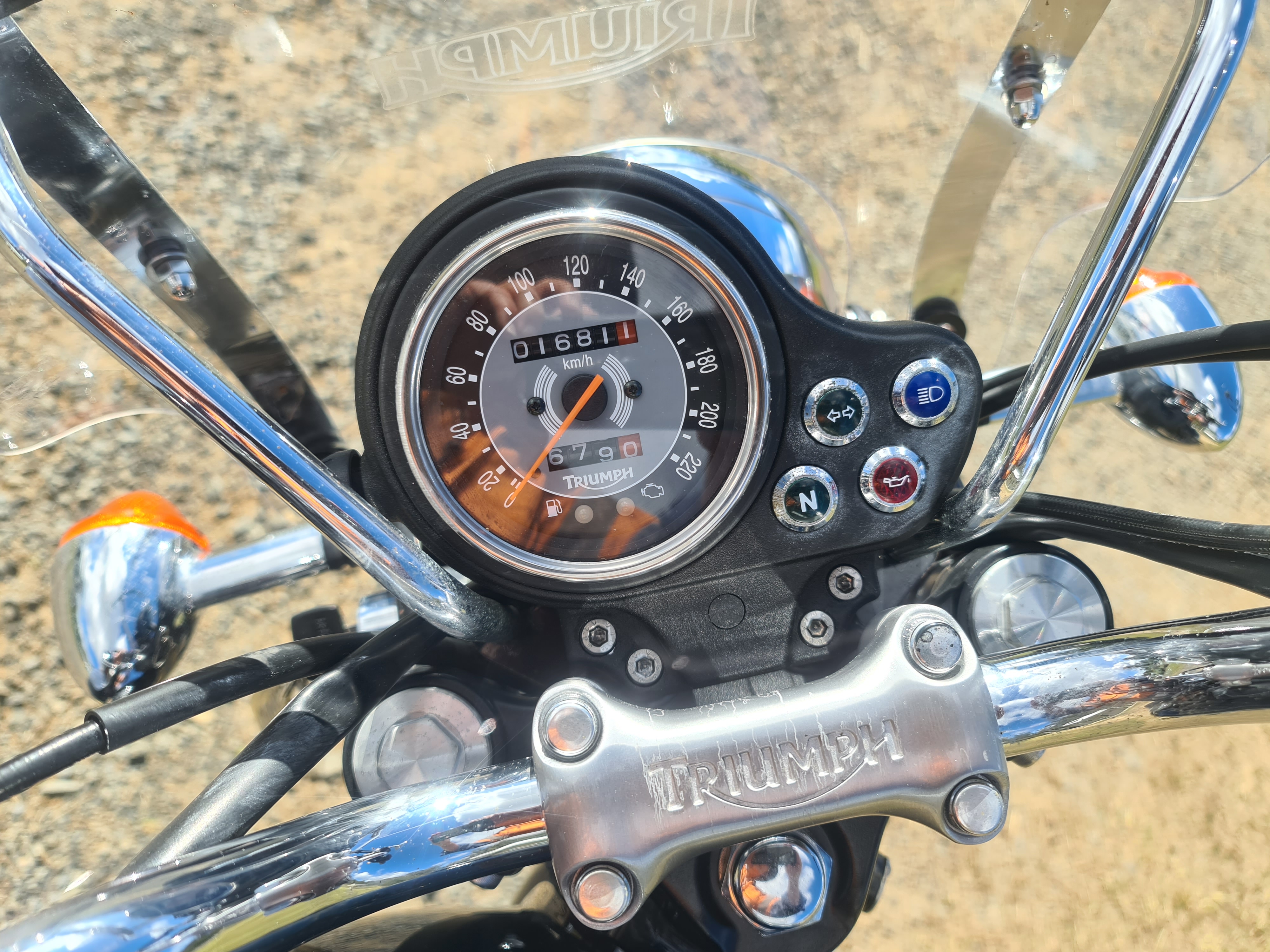 2008 TRIUMPH BONNEVILLE 865CC ROAD