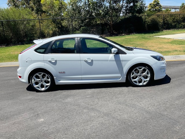 2010 FORD FOCUS LV XR5 TURBO 6 SP MANUAL 5D HATCHBACK