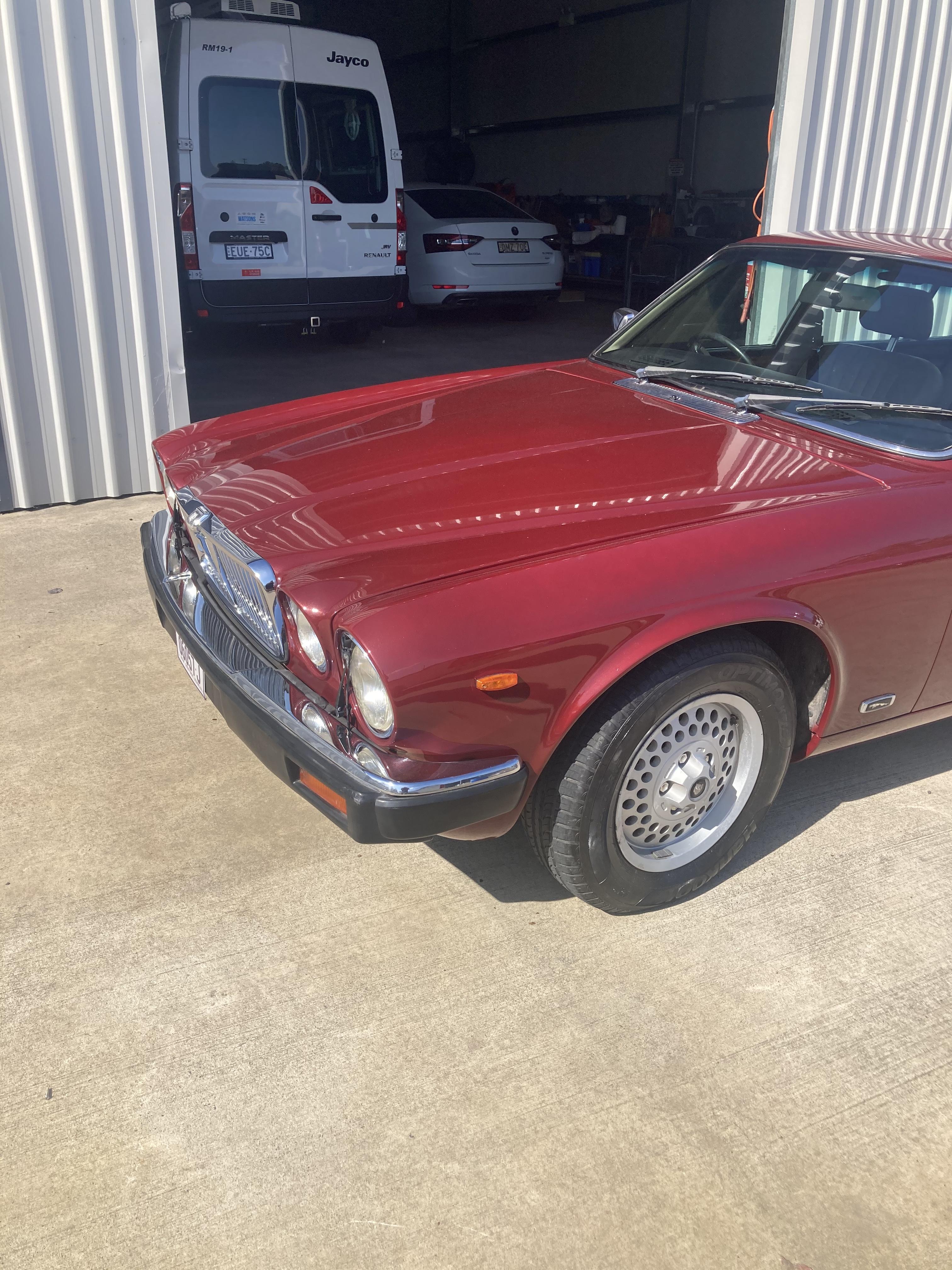 1986 JAGUAR SOVEREIGN 4.2 3 SP AUTOMATIC 4D SEDAN