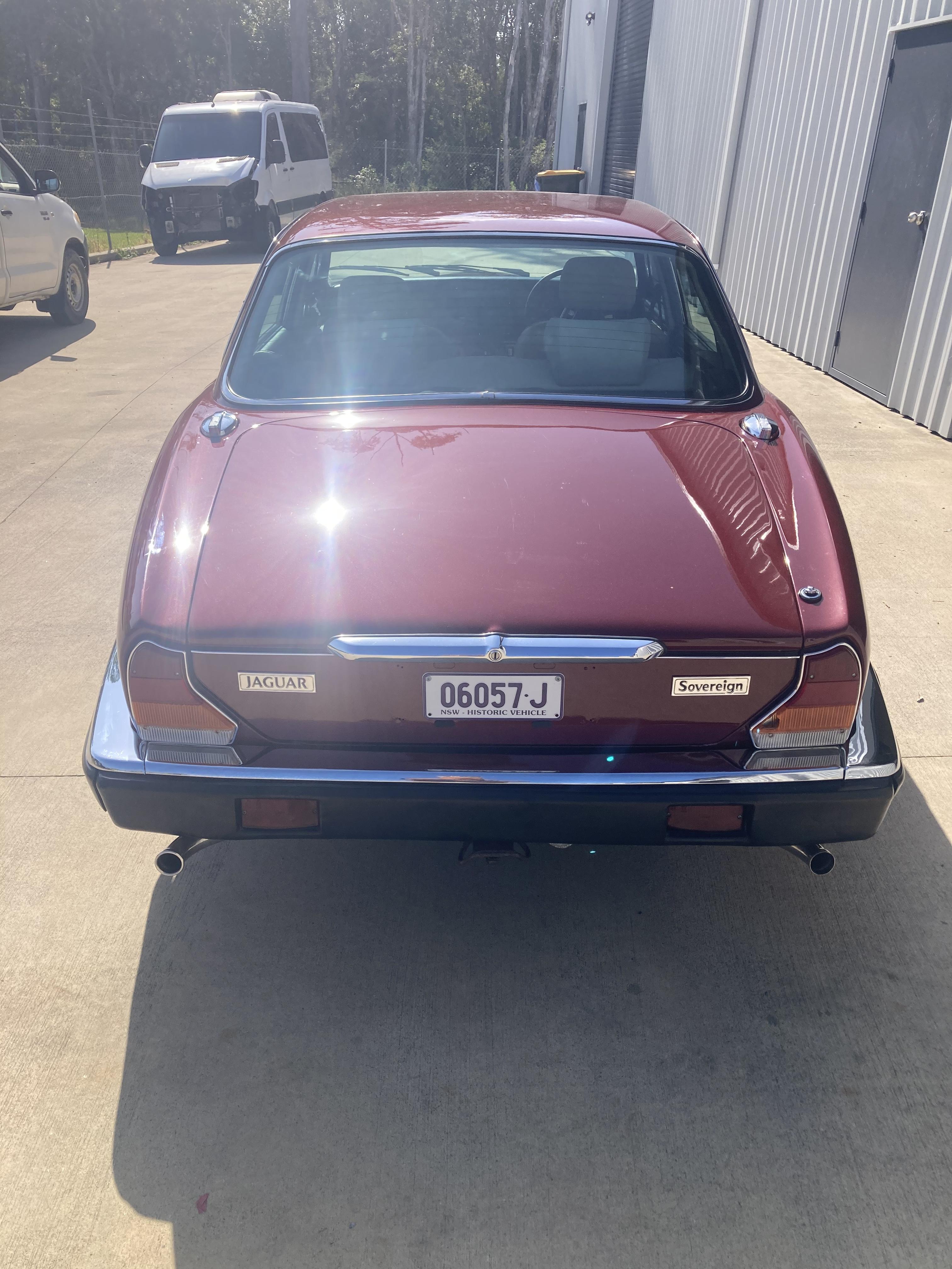 1986 JAGUAR SOVEREIGN 4.2 3 SP AUTOMATIC 4D SEDAN