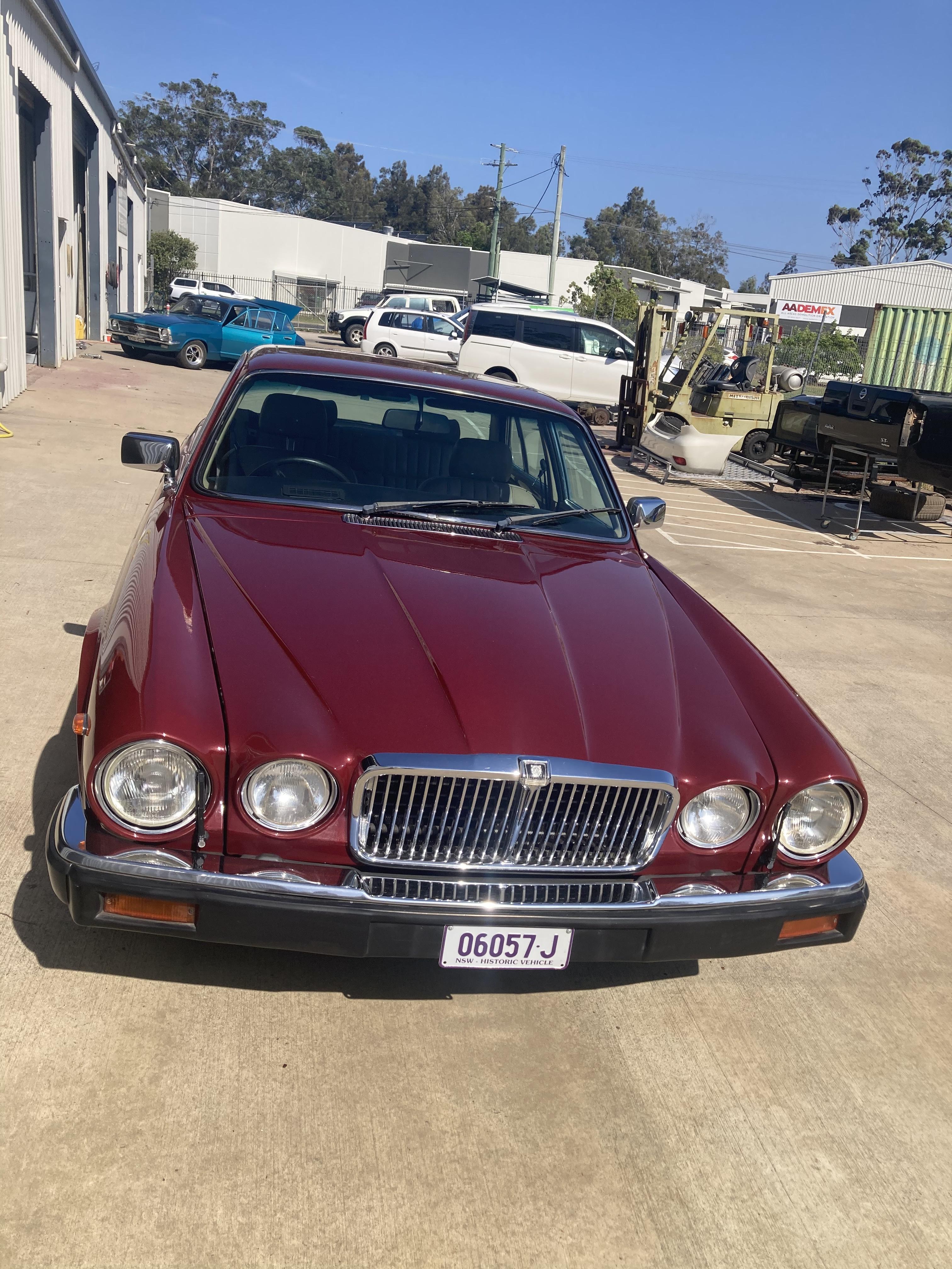 1986 JAGUAR SOVEREIGN 4.2 3 SP AUTOMATIC 4D SEDAN
