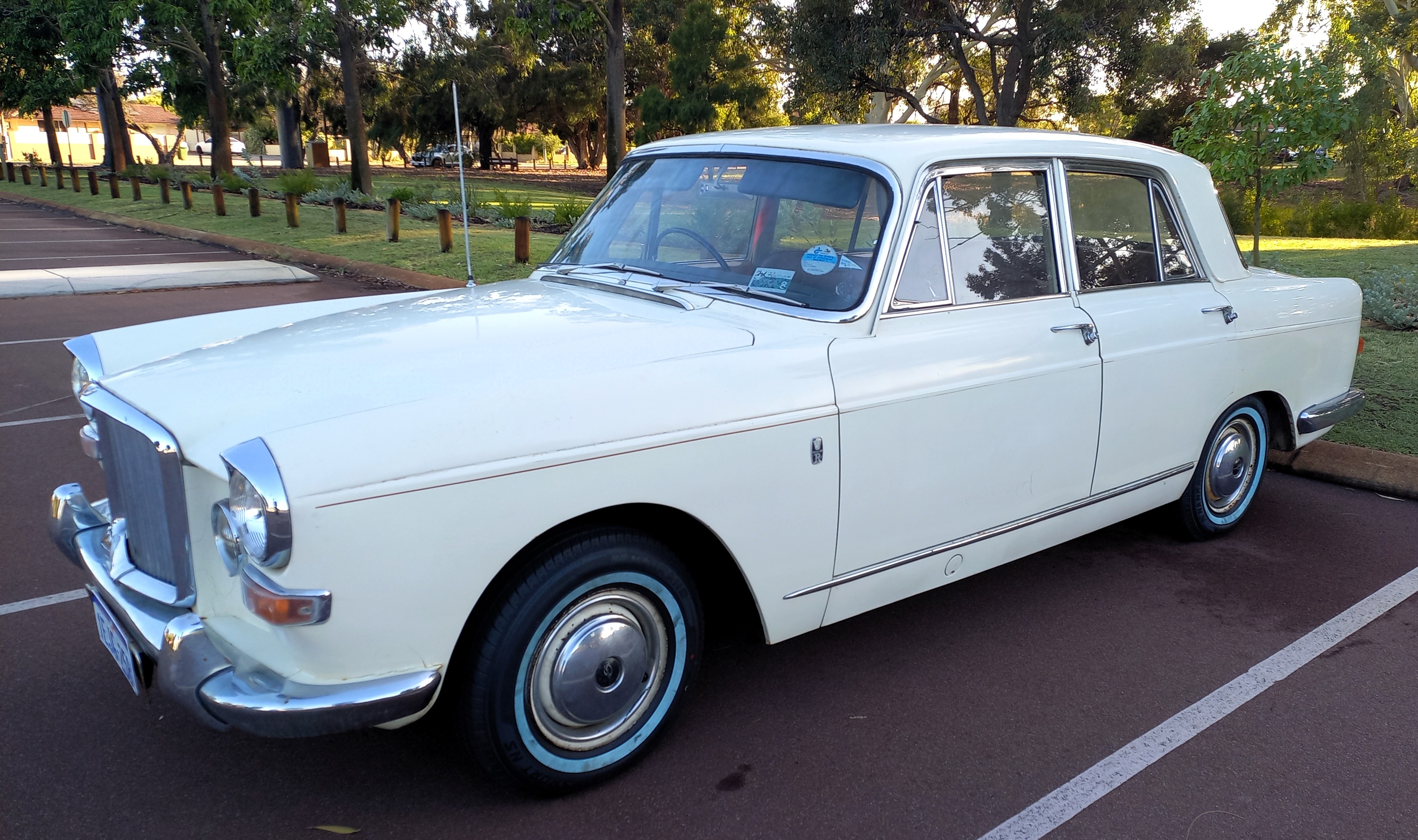 1965 VANDEN PLAS PRINCESS 3 SP AUTOMATIC 4D SEDAN