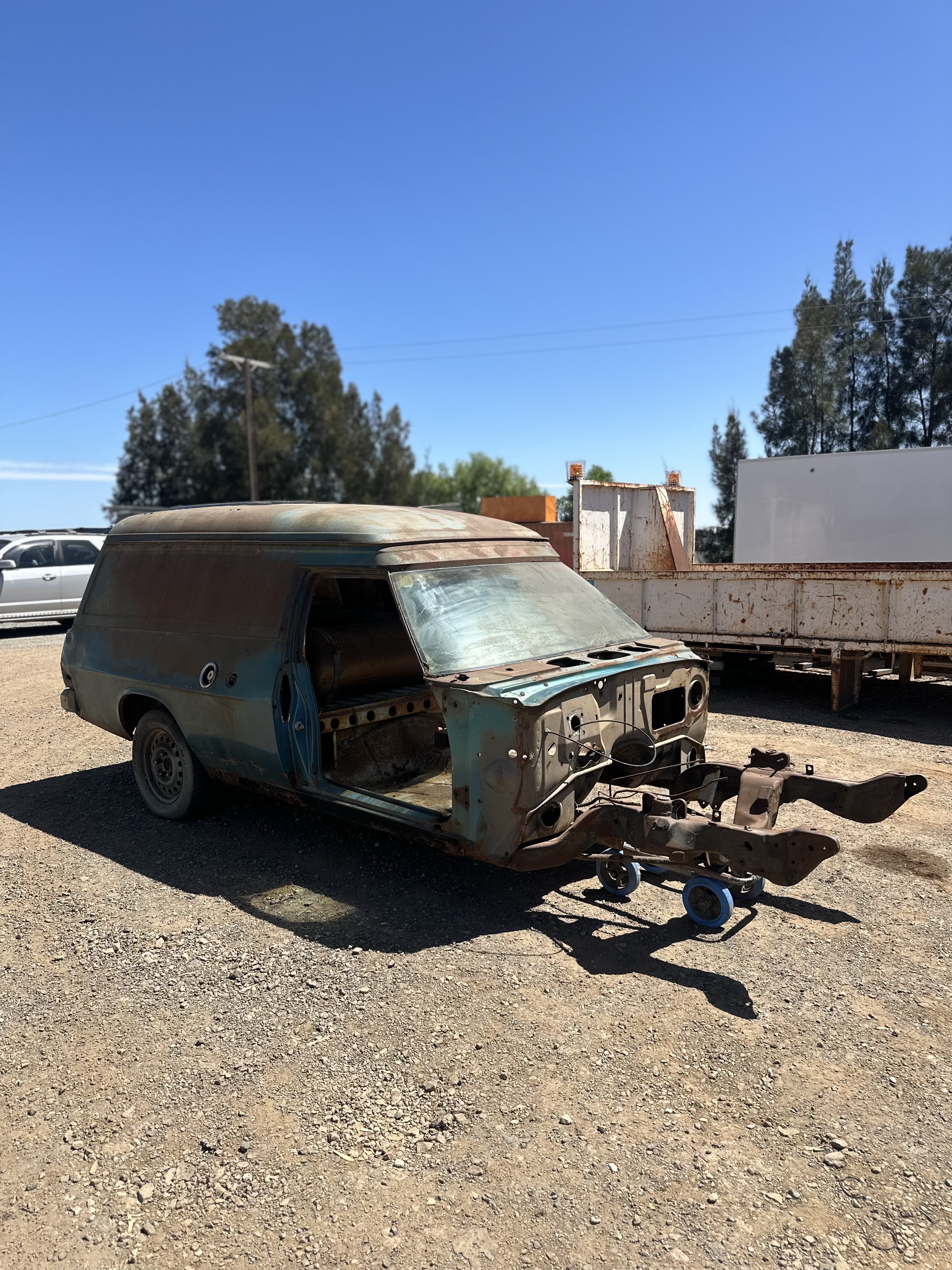 HOLDEN SANDMAN PANELVAN 
