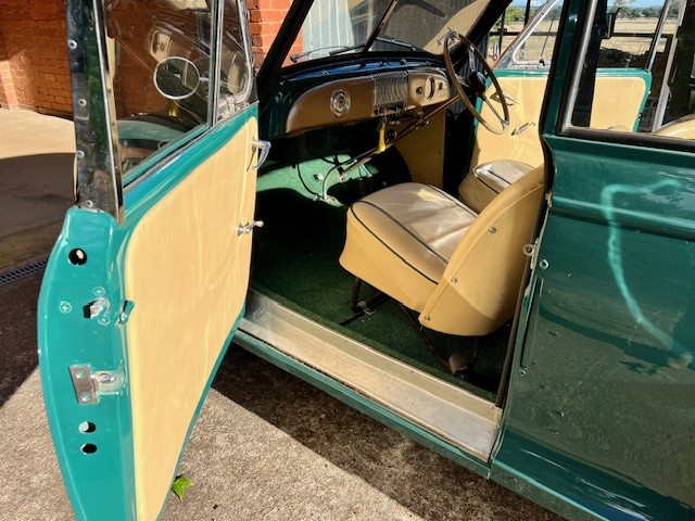1949 MORRIS MINOR 2D SEDAN 