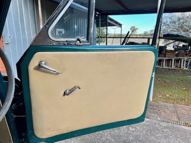 1949 MORRIS MINOR 2D SEDAN 