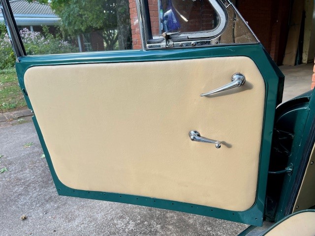 1949 MORRIS MINOR 2D SEDAN 