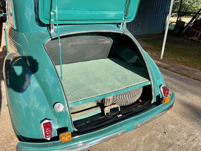 1949 MORRIS MINOR 2D SEDAN 