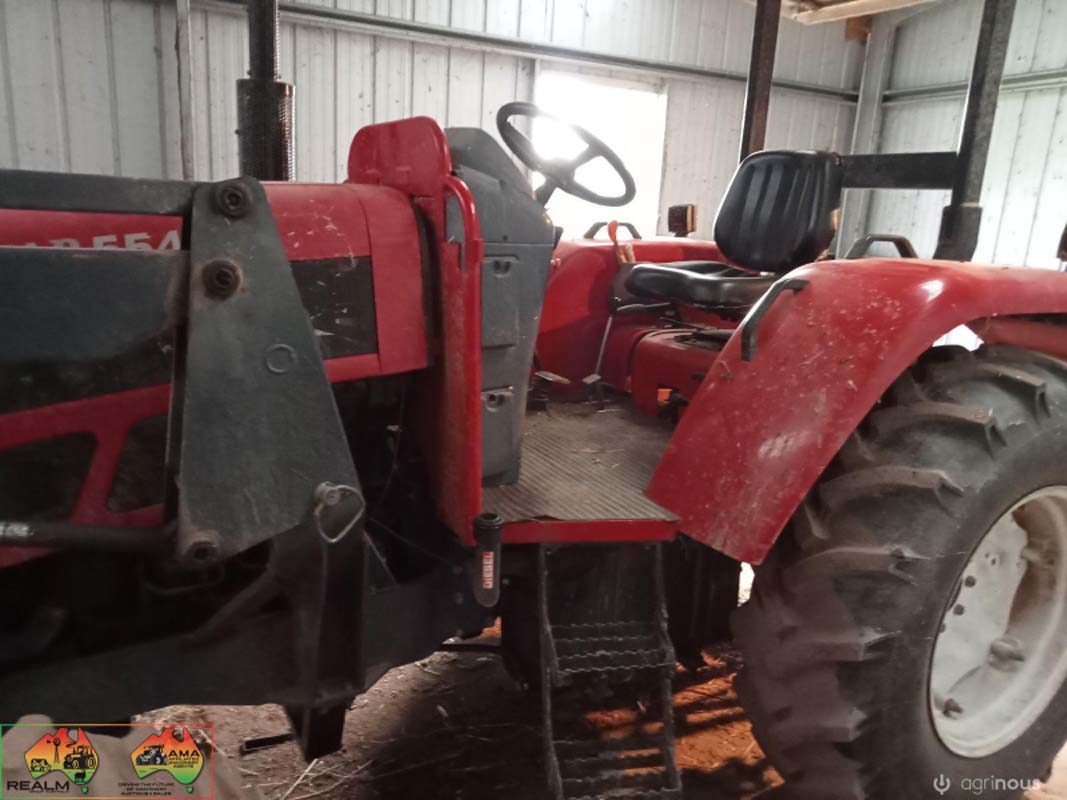 2011 COUGAR TRACTOR