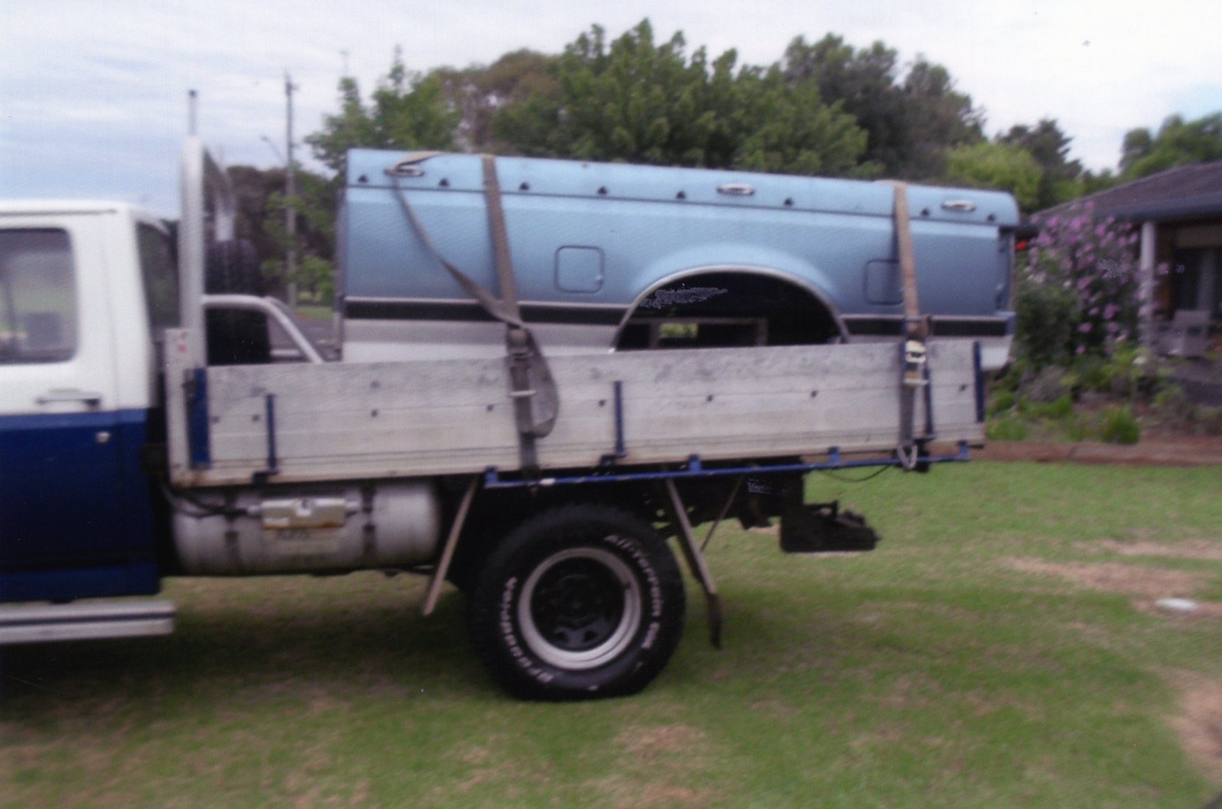 1984 FORD F250 UTILITY