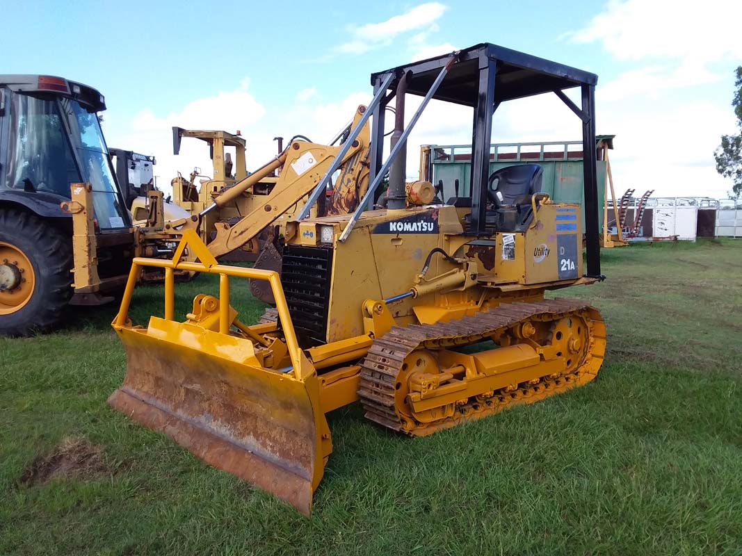 KOMATSU D21A-7 DOZER