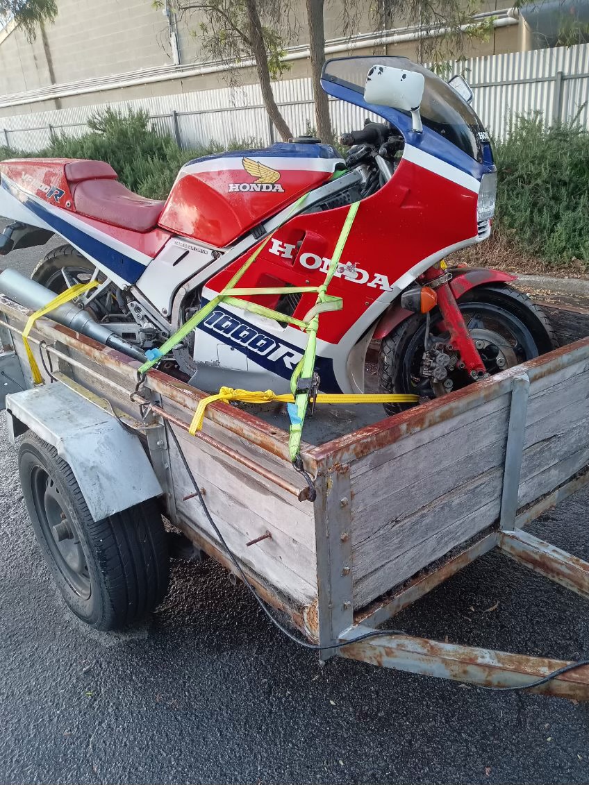 1984 HONDA VF1000F ROAD