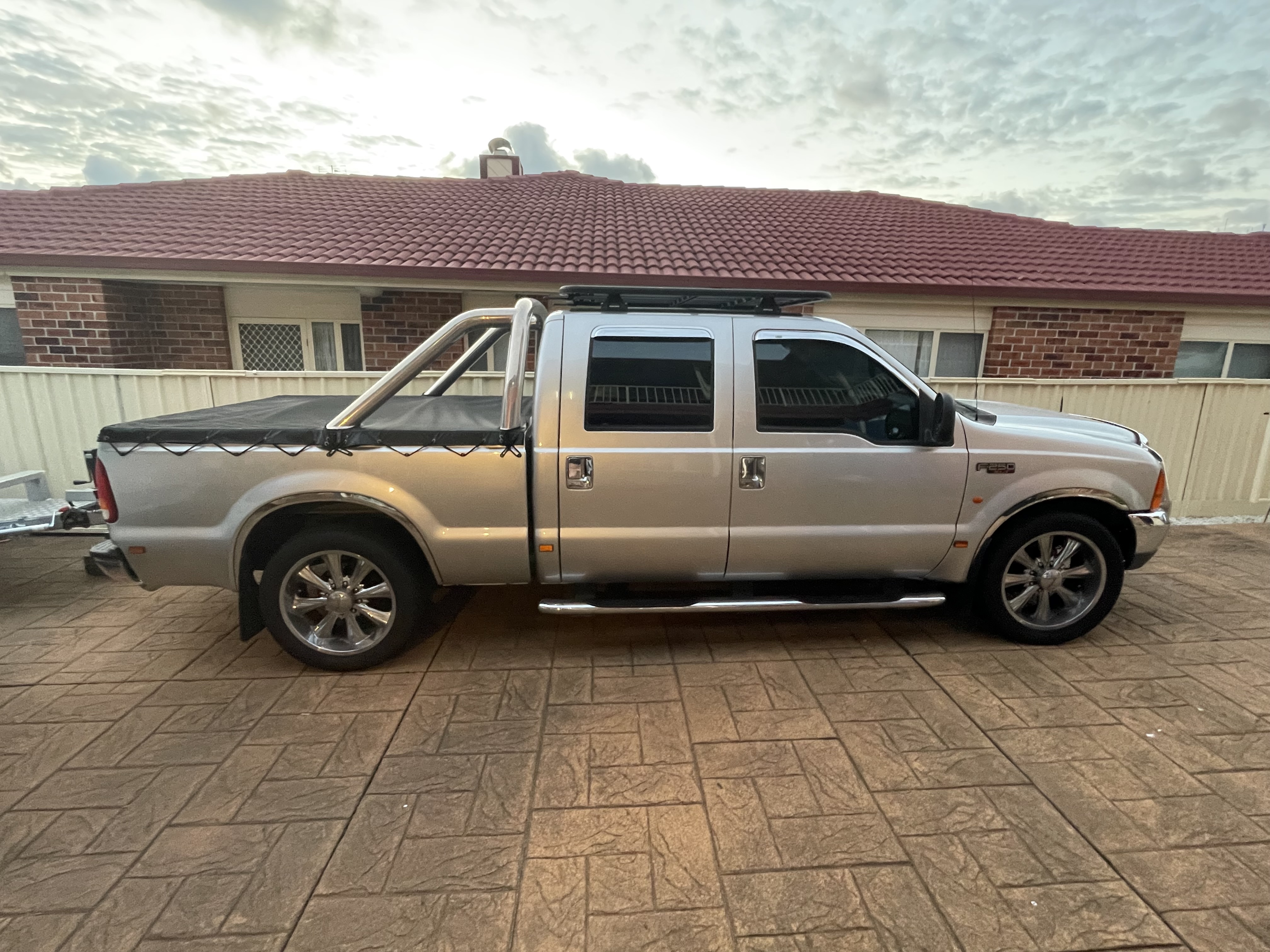2006 FORD F250 RN XLT 4 SP AUTOMATIC CREW CAB P/UP 