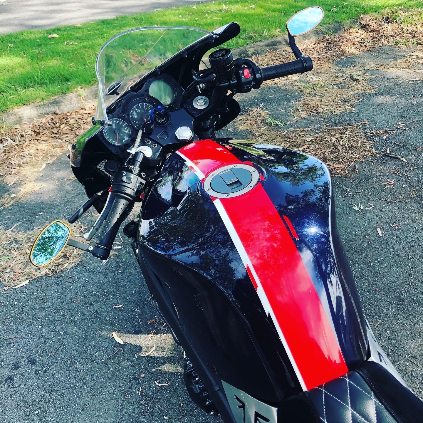2005 TRIUMPH SPRINT ST SPORTS 
