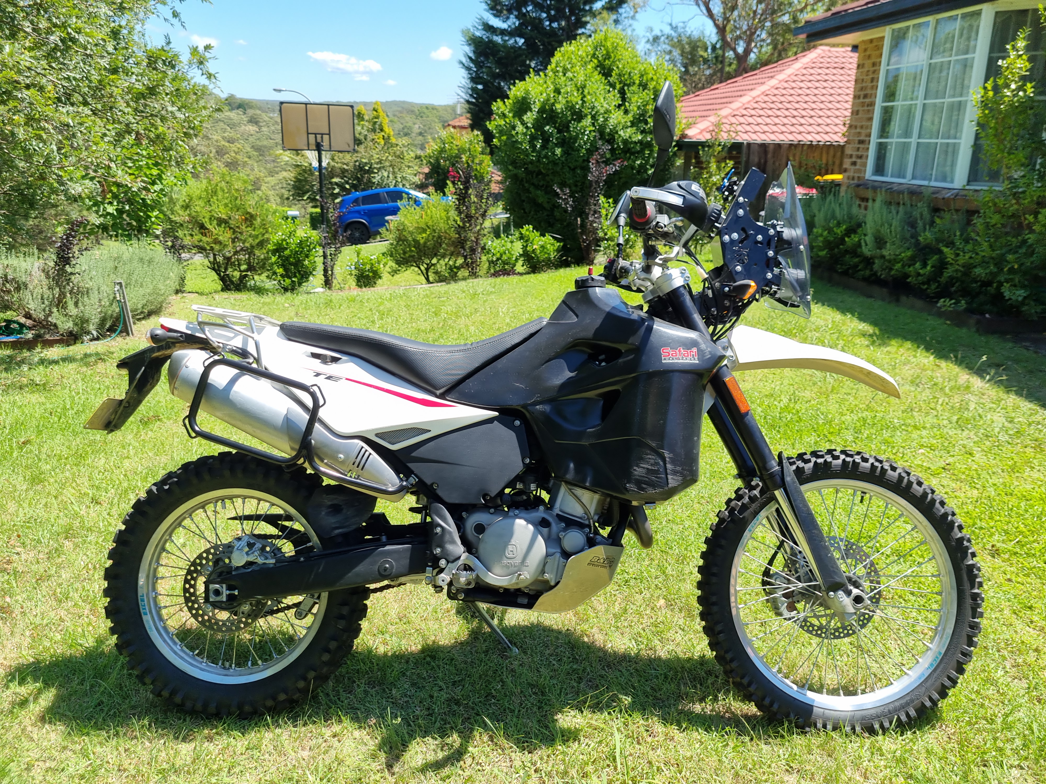 2011 HUSQVARNA TE 630 DUAL SPORTS