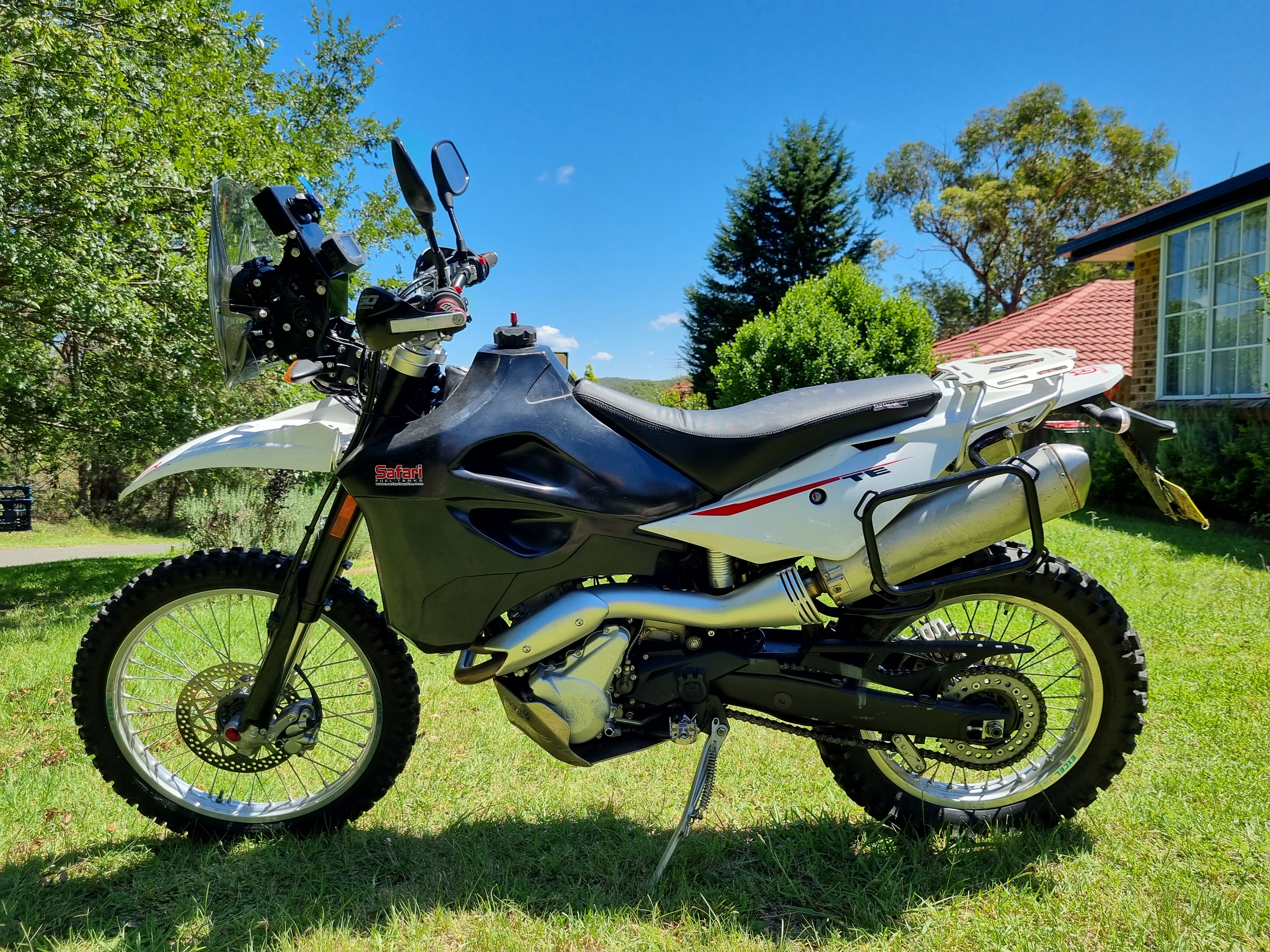 2011 HUSQVARNA TE 630 DUAL SPORTS