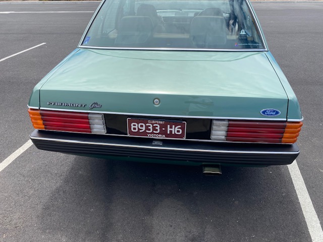 1982 FORD FAIRMONT XE GHIA SEDAN 
