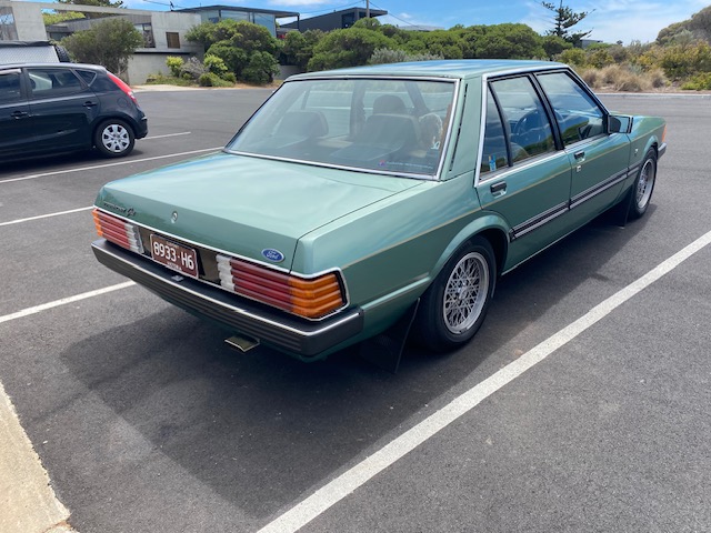 1982 FORD FAIRMONT XE GHIA SEDAN 