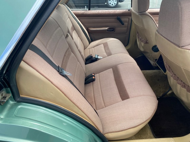 1982 FORD FAIRMONT XE GHIA SEDAN 