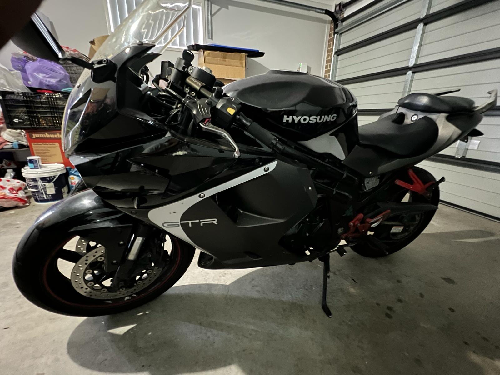 2012 HYOSUNG GT650RL ROAD