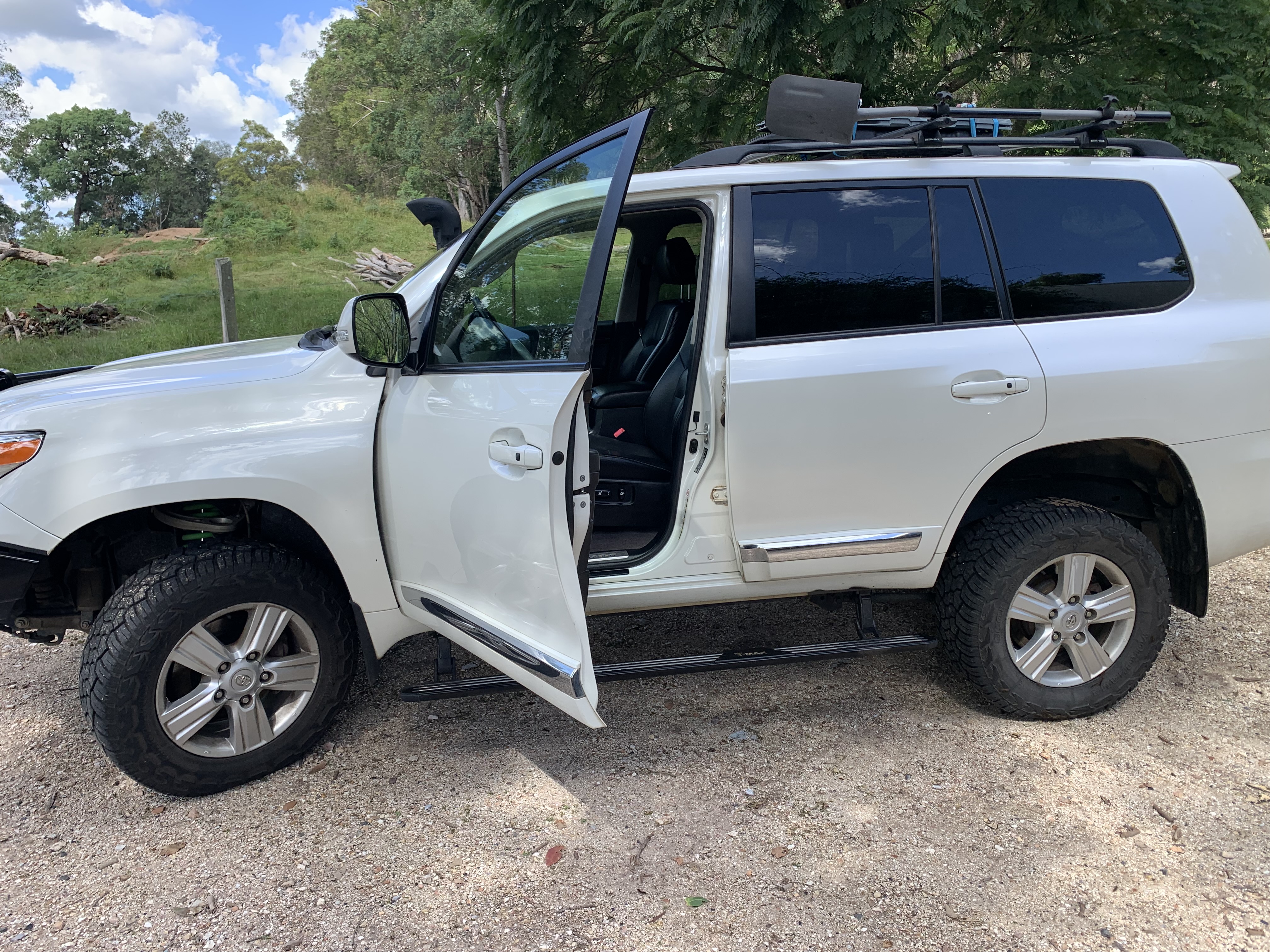 2015 TOYOTA LANDCRUISER VDJ200R MY13 SAHARA (4x4) 6 SP AUTOMATIC 4D WAGON 